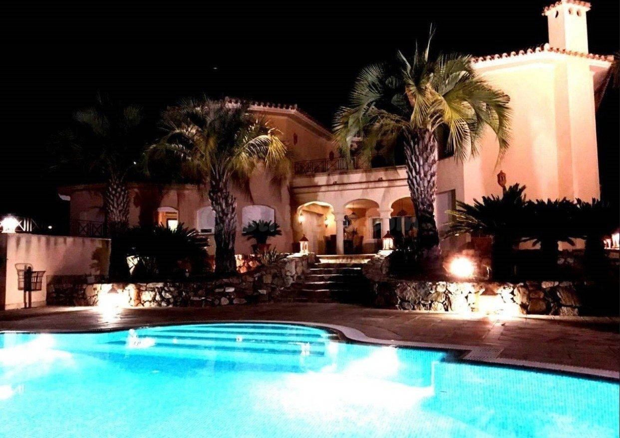 CHALET DE LUJO EN ALTOREAL - MOLINA DE SEGURA