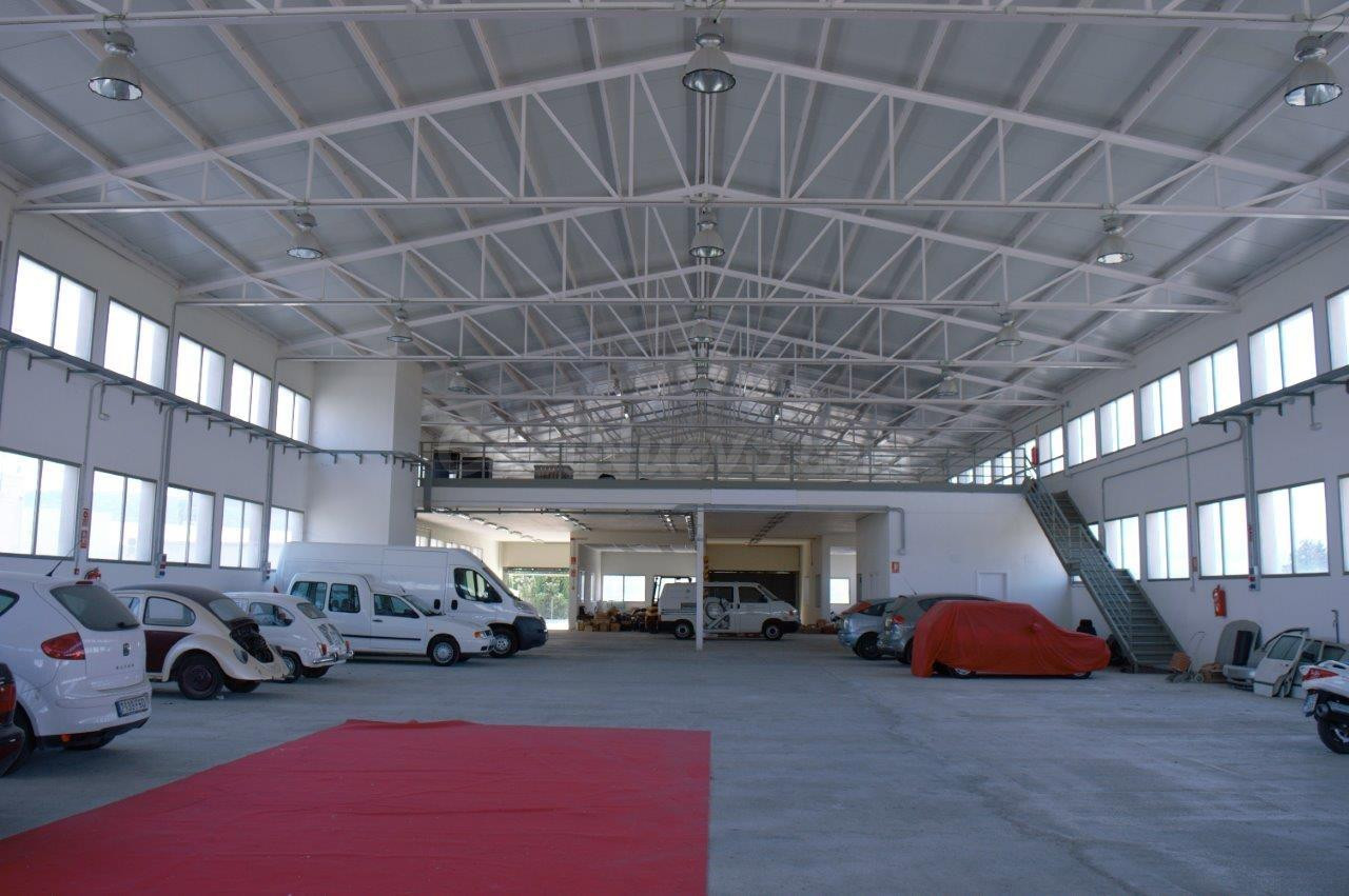 Nave Industrial en Villena primera línea de autovía.