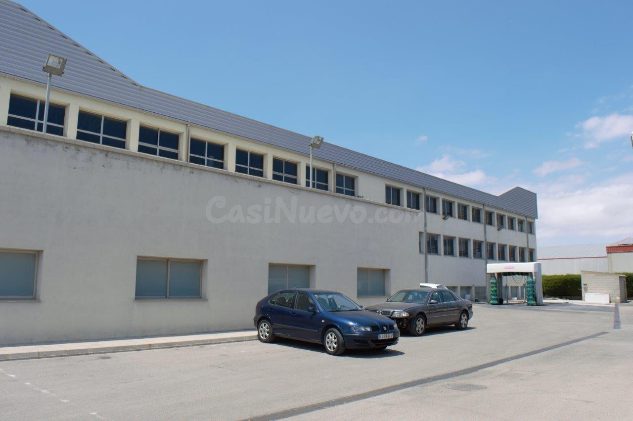Nave Industrial en Villena primera línea de autovía. - foto 3