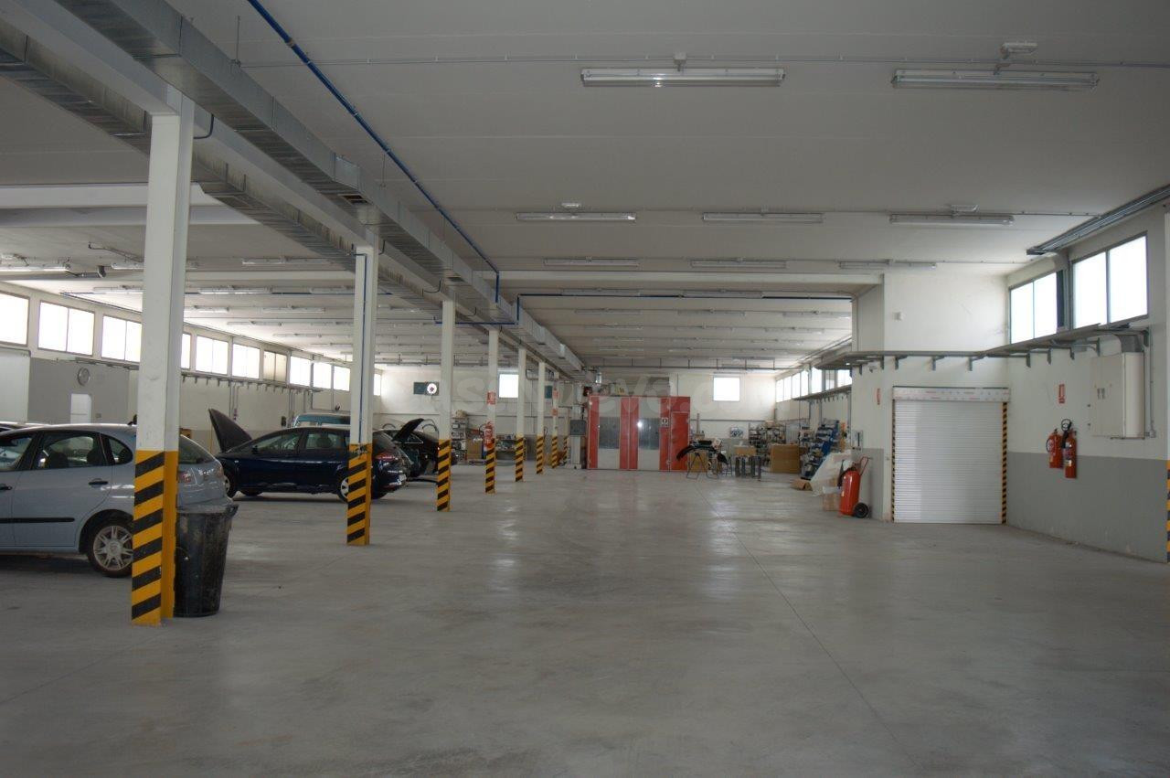 Nave Industrial en Villena primera línea de autovía. - foto 5
