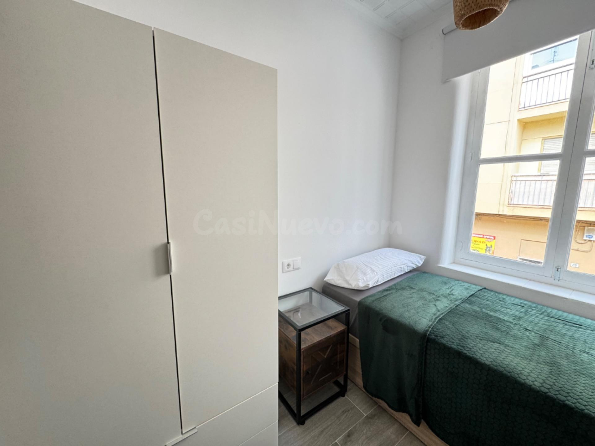 HABITACIÓN EN ALQUILER EN PISO ÁTICO CON GRAN TERRAZA