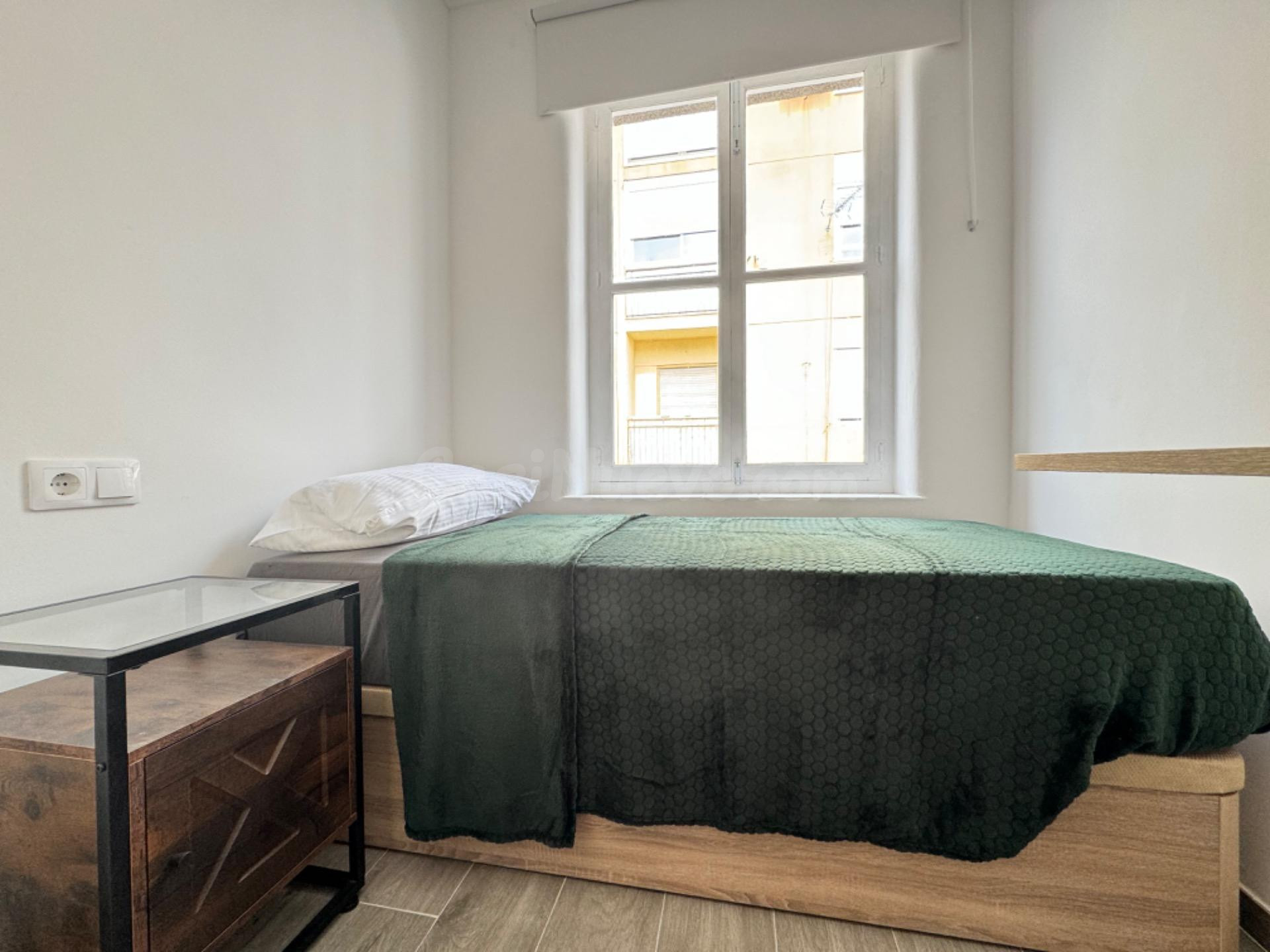 HABITACIÓN EN ALQUILER EN PISO ÁTICO CON GRAN TERRAZA - foto 2