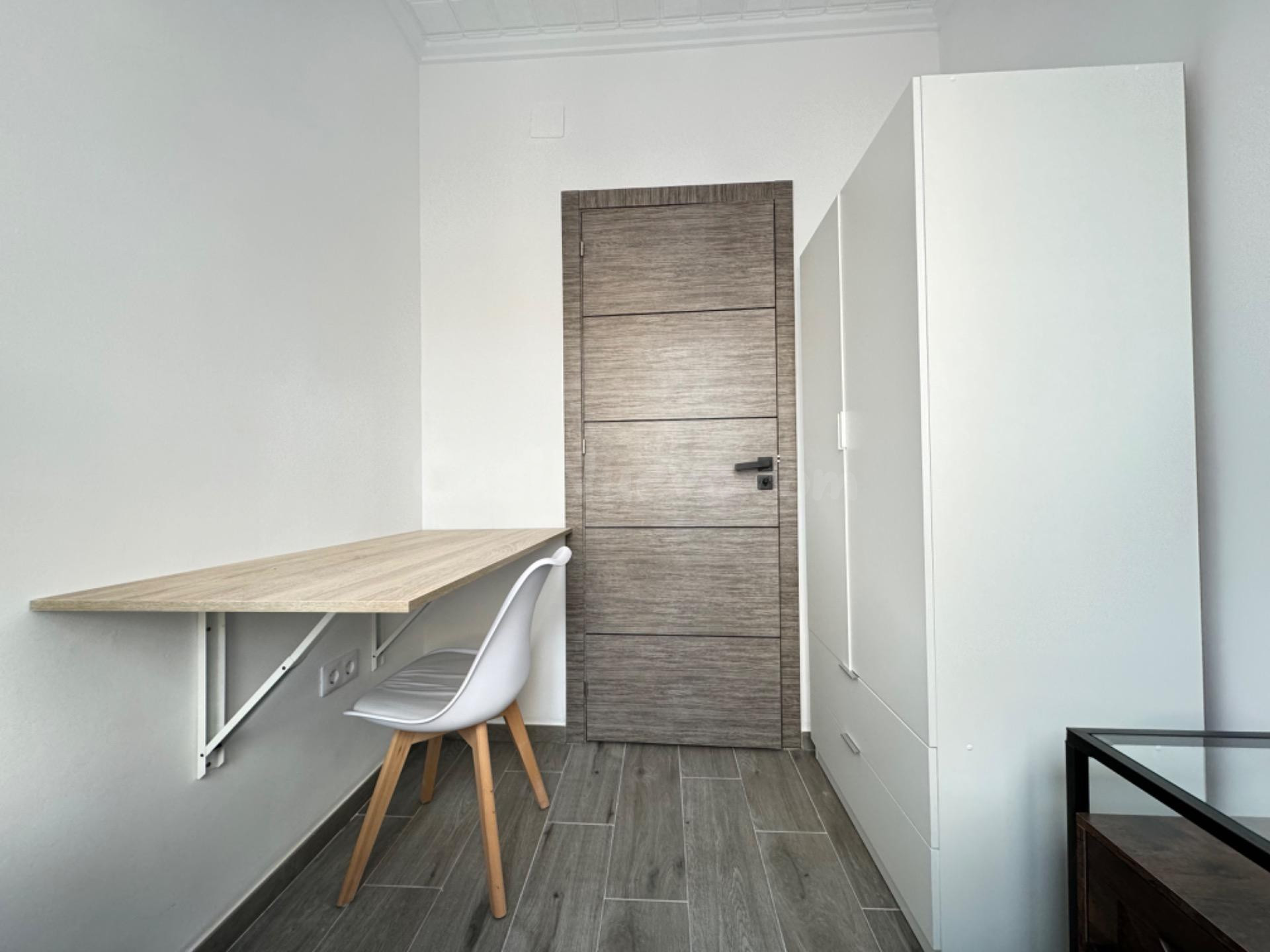 HABITACIÓN EN ALQUILER EN PISO ÁTICO CON GRAN TERRAZA - foto 3
