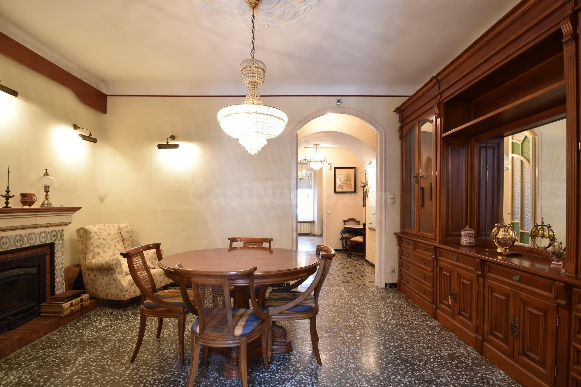 Exclusiva casa de época con alma, terrazas y patio en pleno  - foto 2