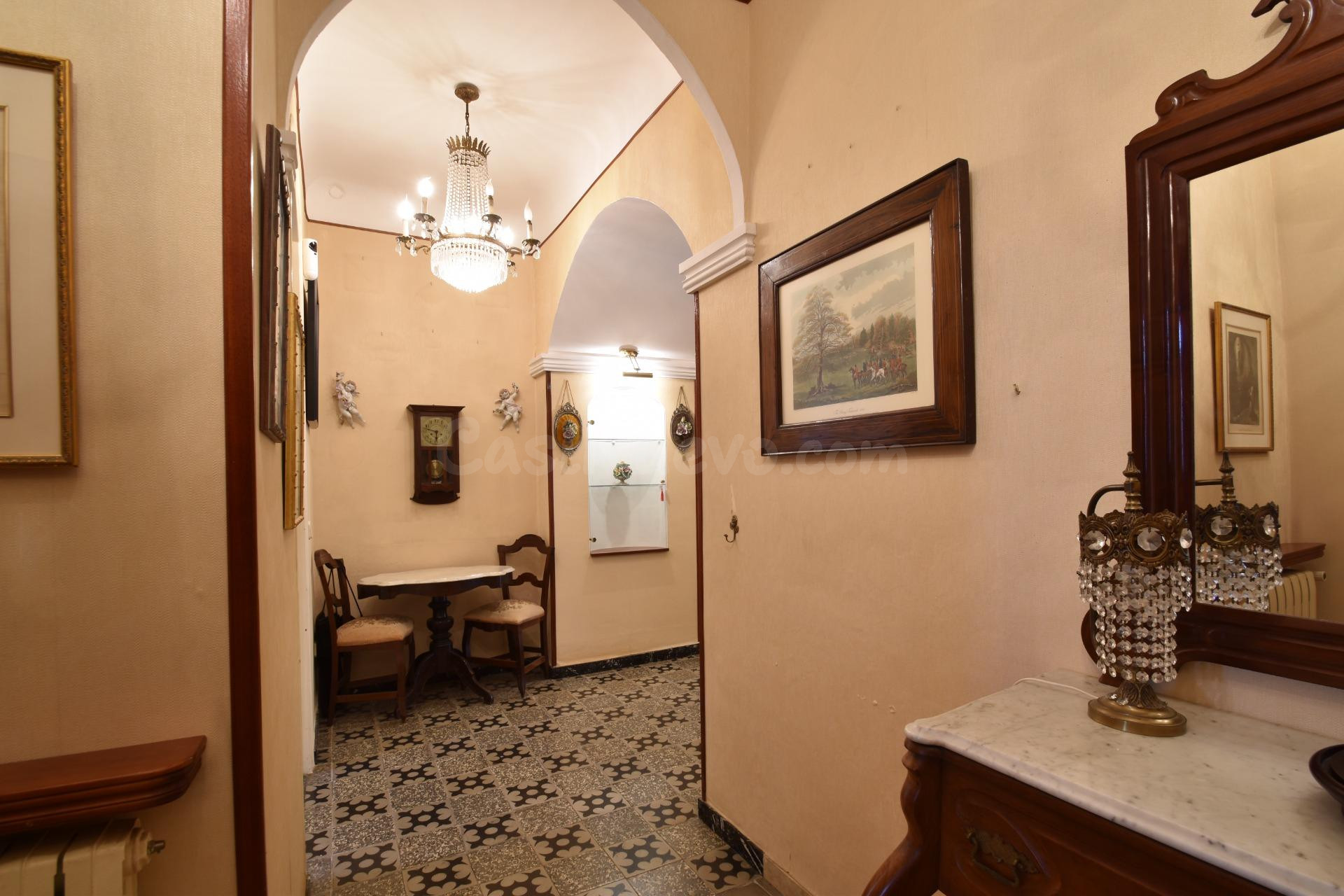 Exclusiva casa de época con alma, terrazas y patio en pleno  - foto 4
