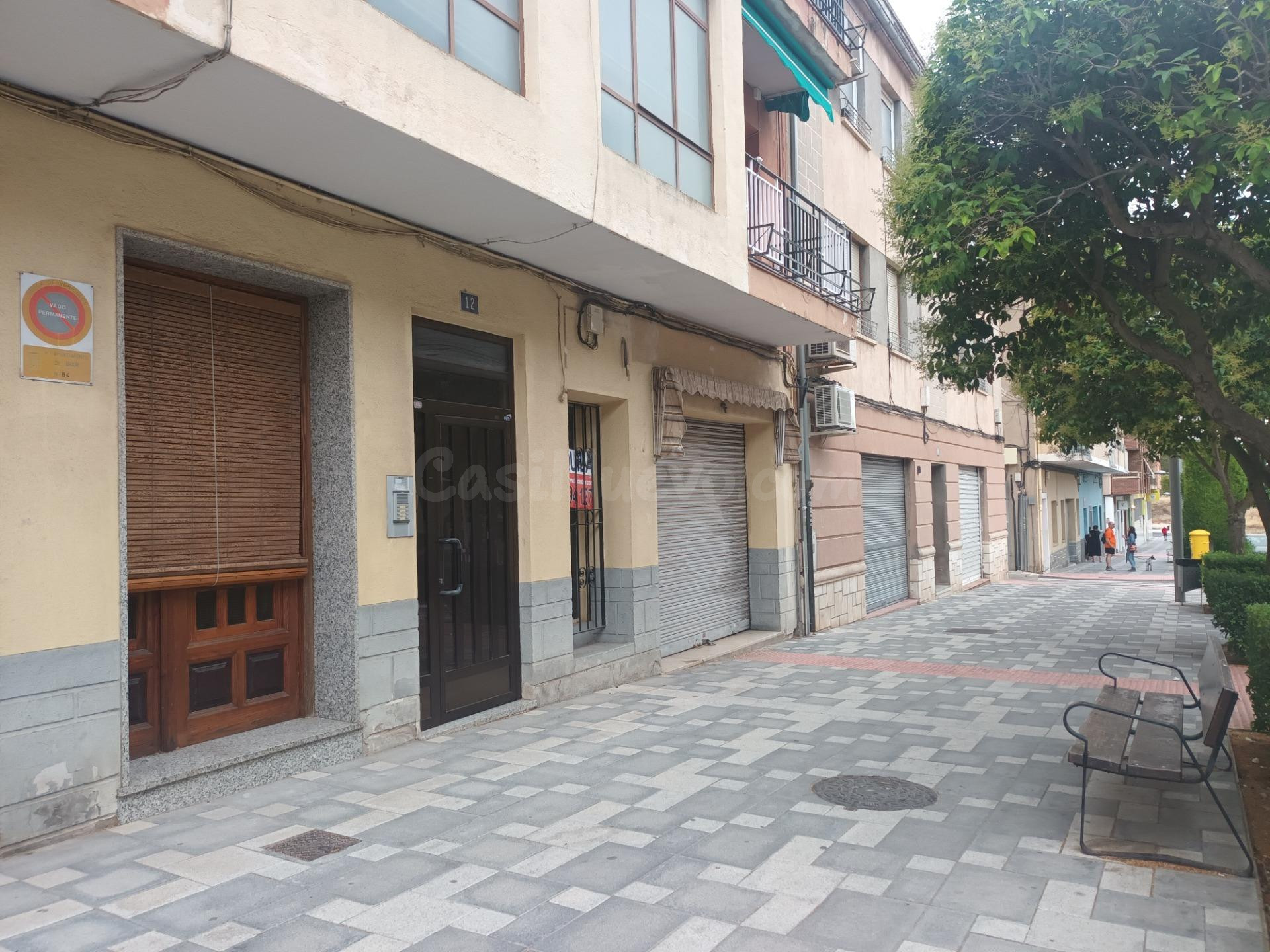 ¿Quiere abrir un negocio en la avenida principal de Biar? Es - foto 2