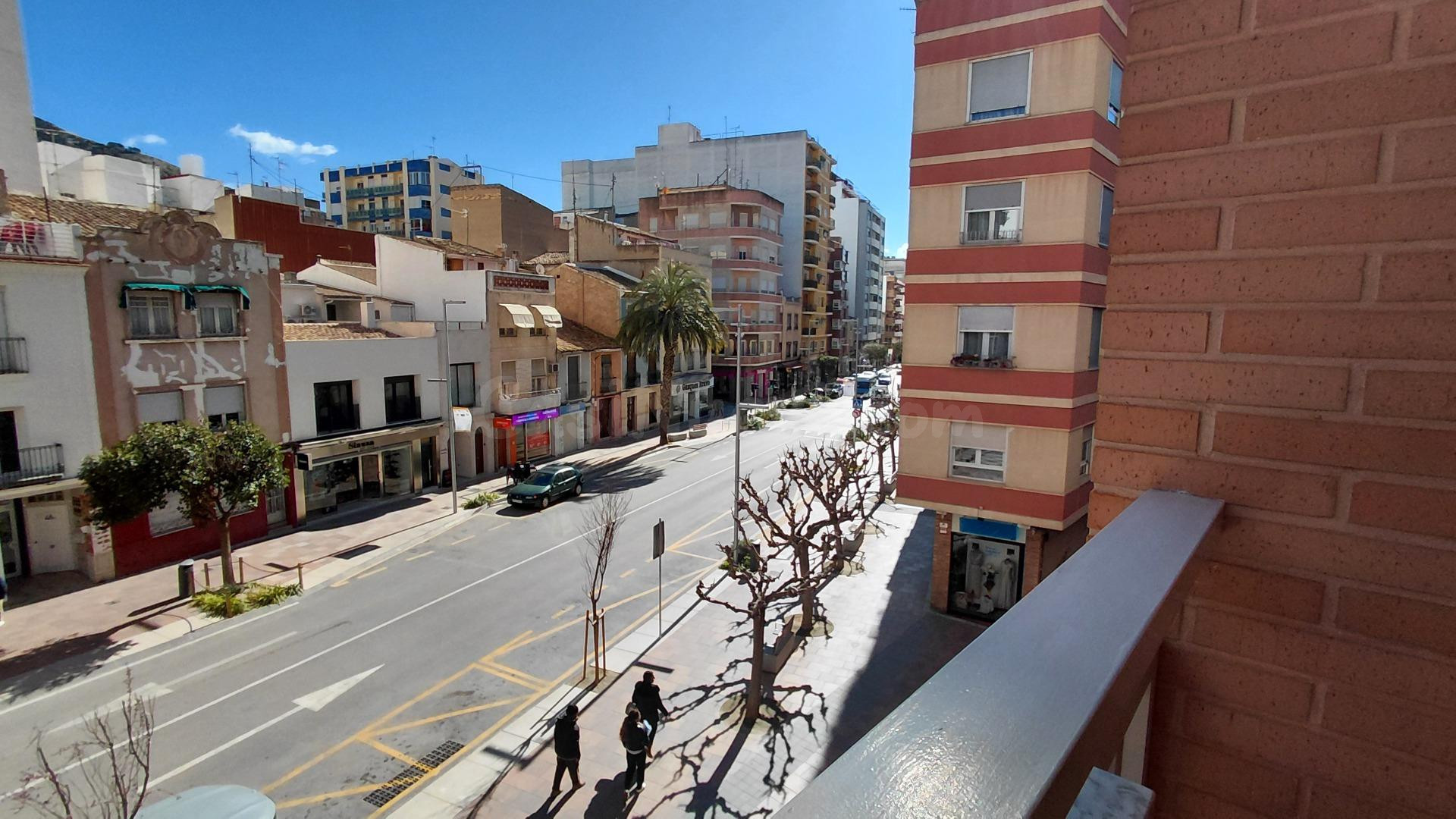 Vivienda en Venta en Avenida Constitución – Amplia, Luminosa - foto 2