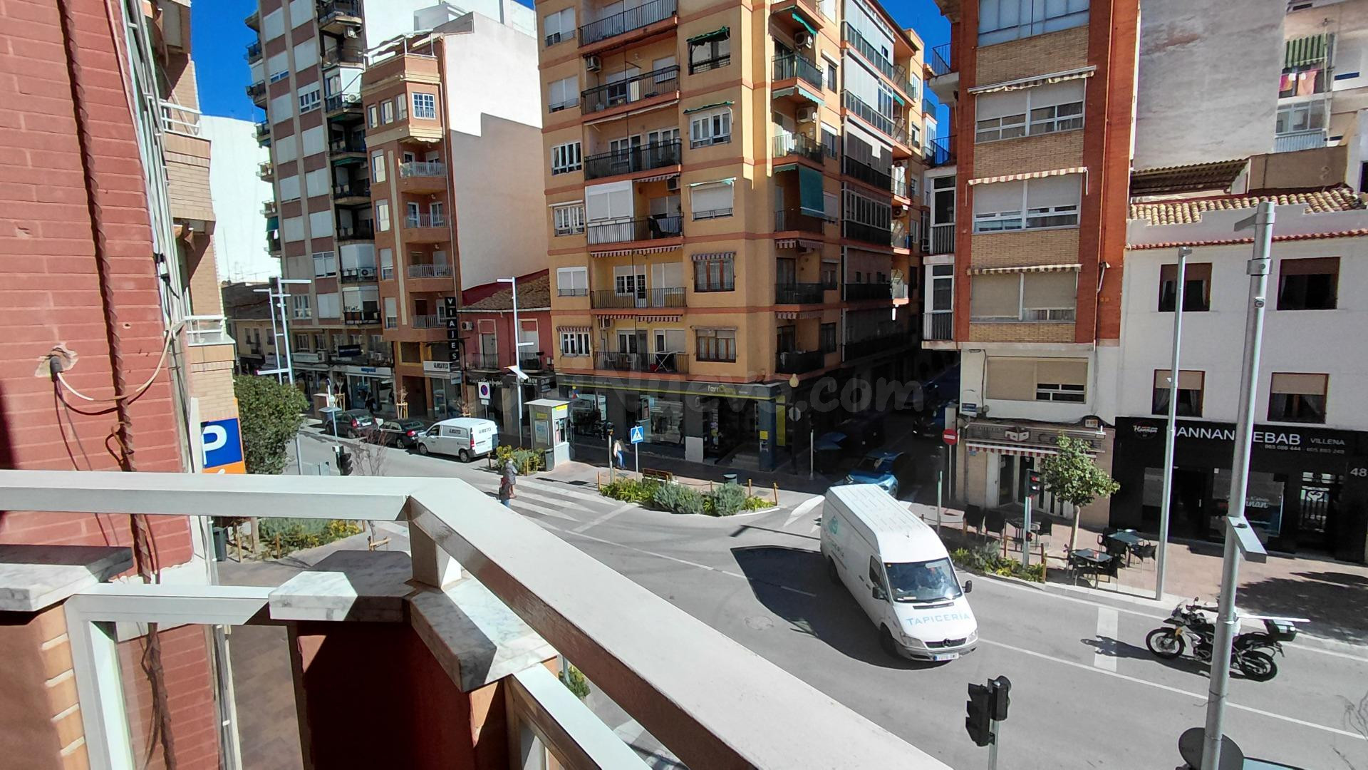 Vivienda en Venta en Avenida Constitución – Amplia, Luminosa - foto 3