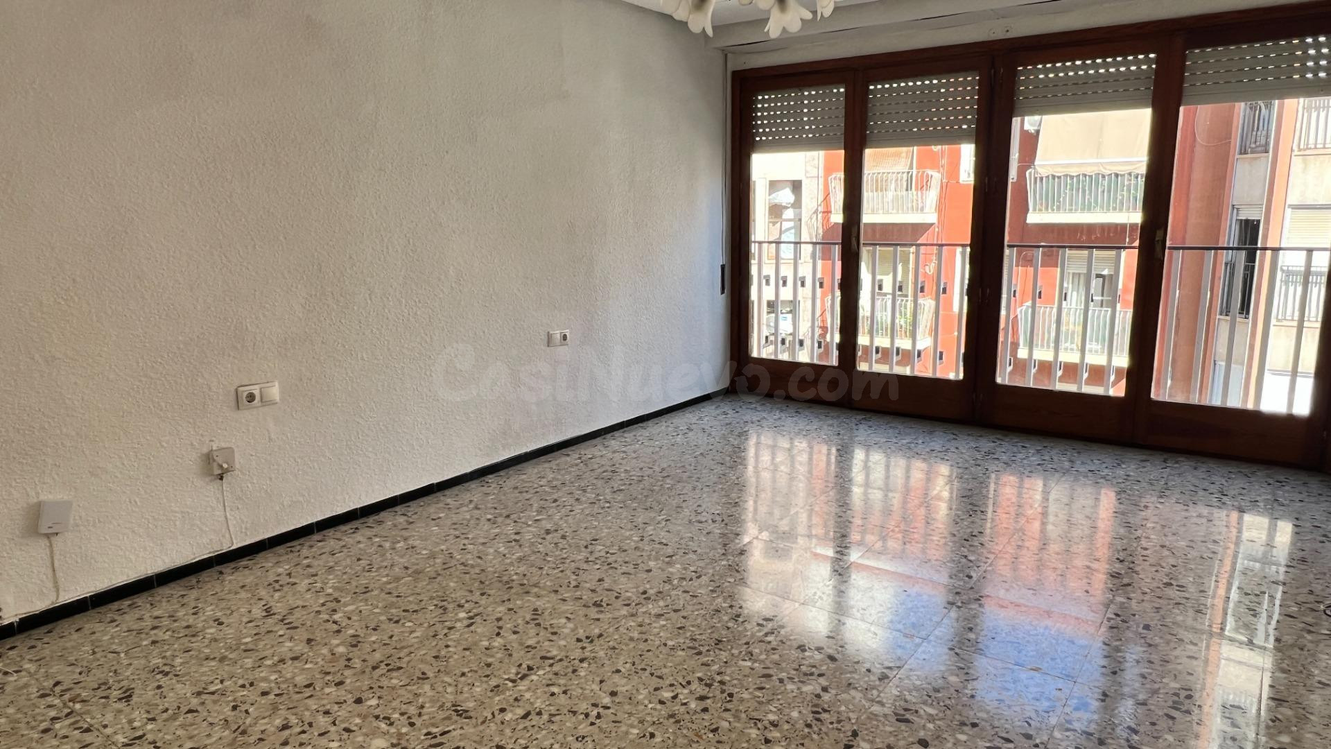 Piso de cuatro habitaciones en venta en Elche, zona Corazón  - foto 3
