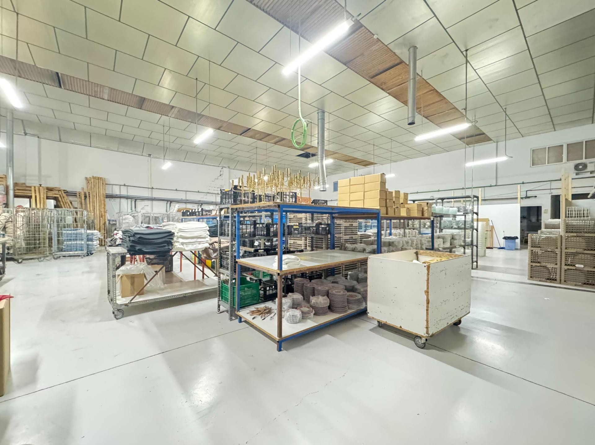 GRAN NAVE INDUSTRIAL EN SAN RAFAEL DE PETRER EN ALQUILER CON - foto 3