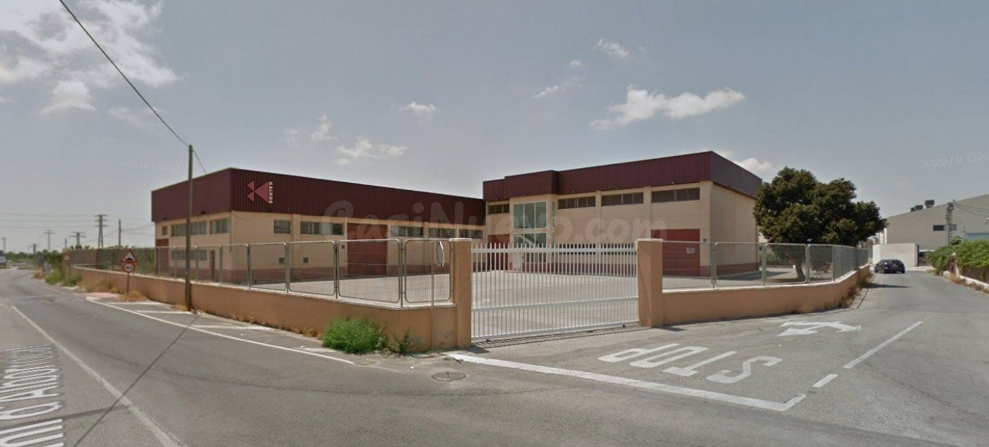 Nave industrial 3000m² en venta - Alzabares