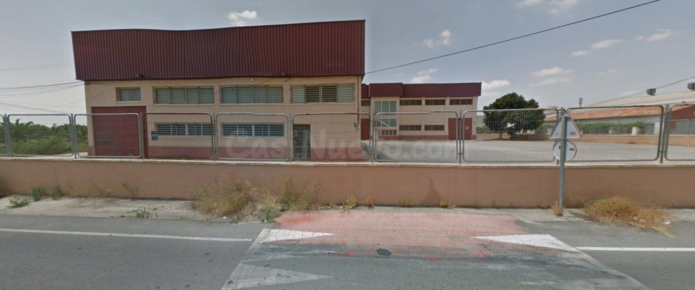 Nave industrial 3000m² en venta - Alzabares - foto 2