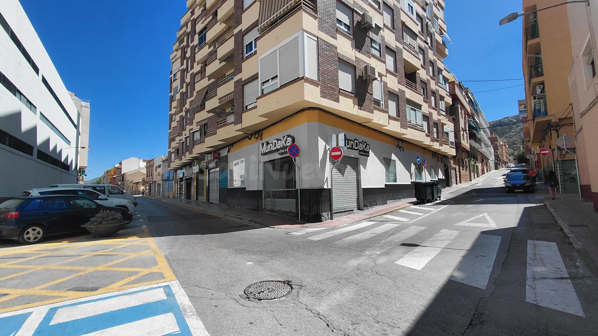 LOCAL COMERCIAL EN ESQUINA DE 228 m2 CON MÚLTIPLES POSIBILID