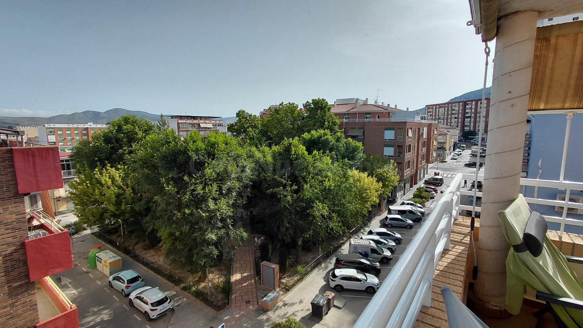 Ático en venta con espectacular terraza de 52 m2, esquina y  - foto 2