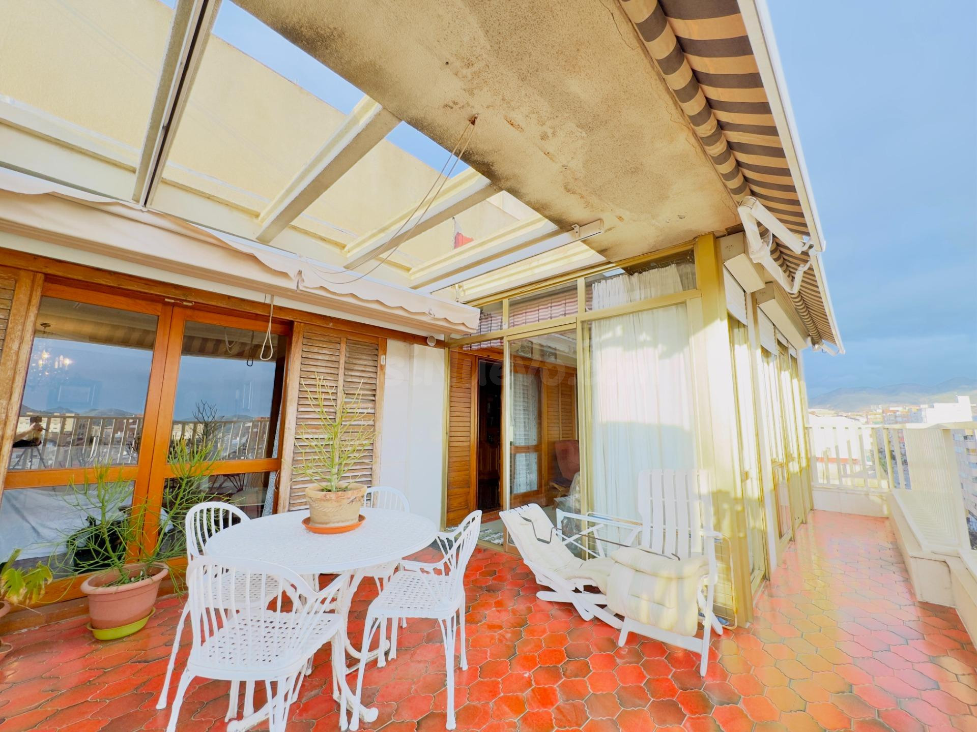 PRECIOSO ÁTICO CON TERRAZA EN PADRE MANJÓN