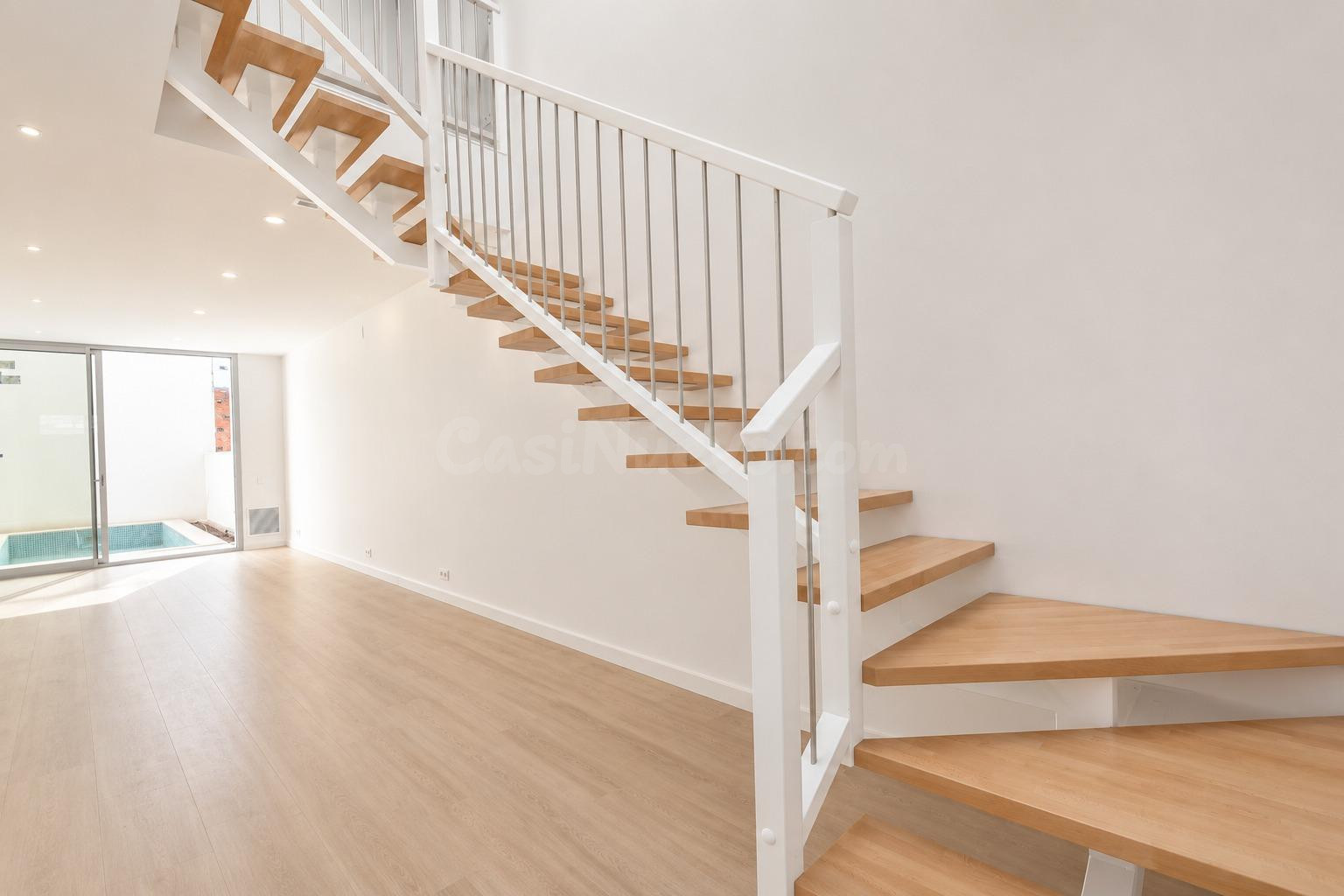Casa pareada en venta con jardín y piscina. Obra nueva en co - foto 5