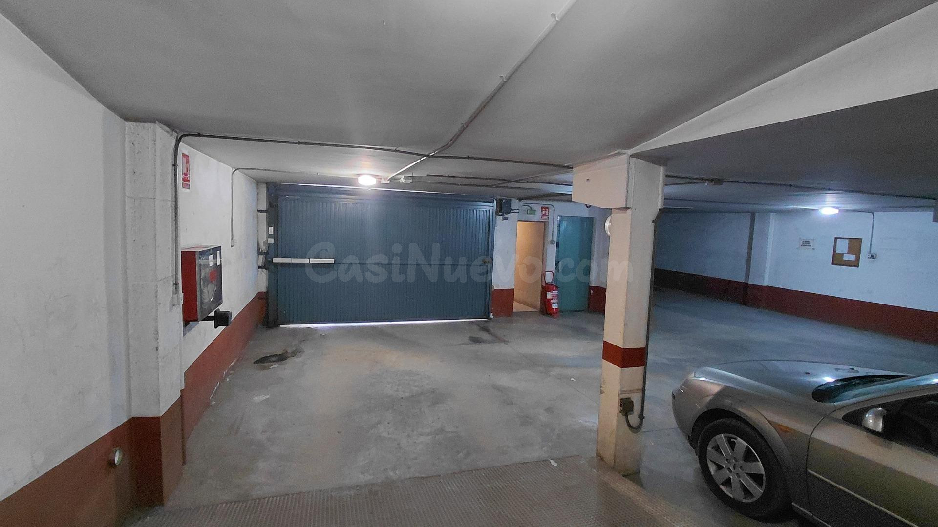 Plazas de garaje en el centro — desde 4.300  € - foto 3