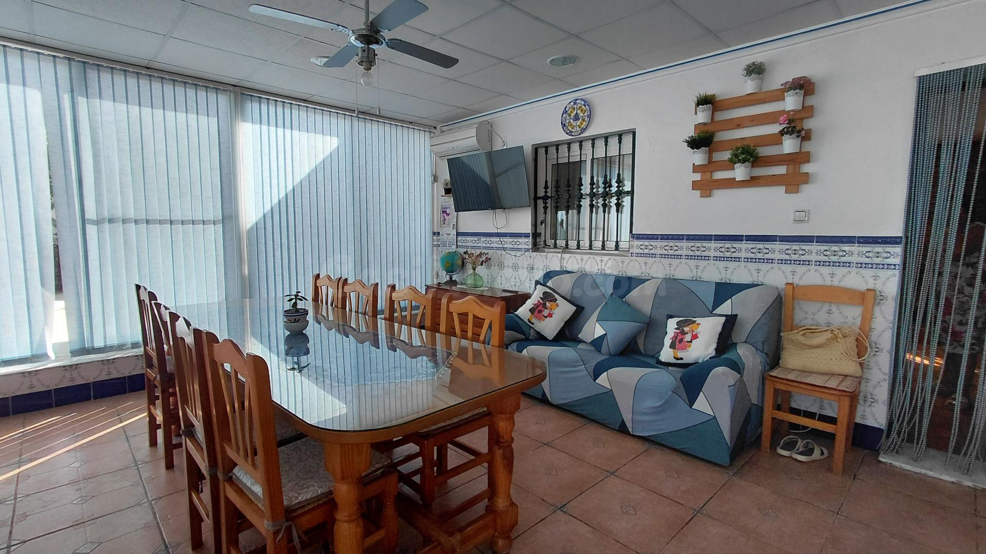 Casa de campo en perfecto estado, con piscina, huerto, garaj - foto 3