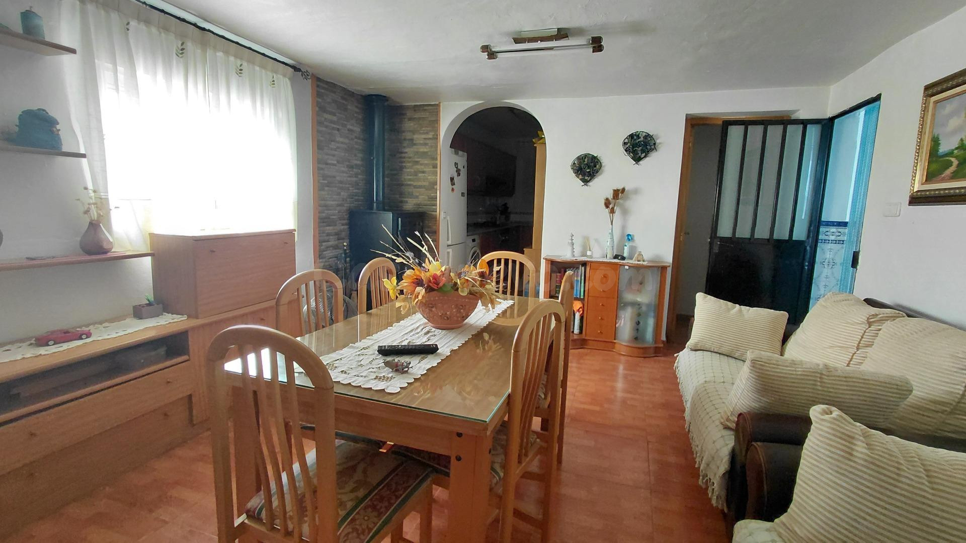 Casa de campo en perfecto estado, con piscina, huerto, garaj - foto 4