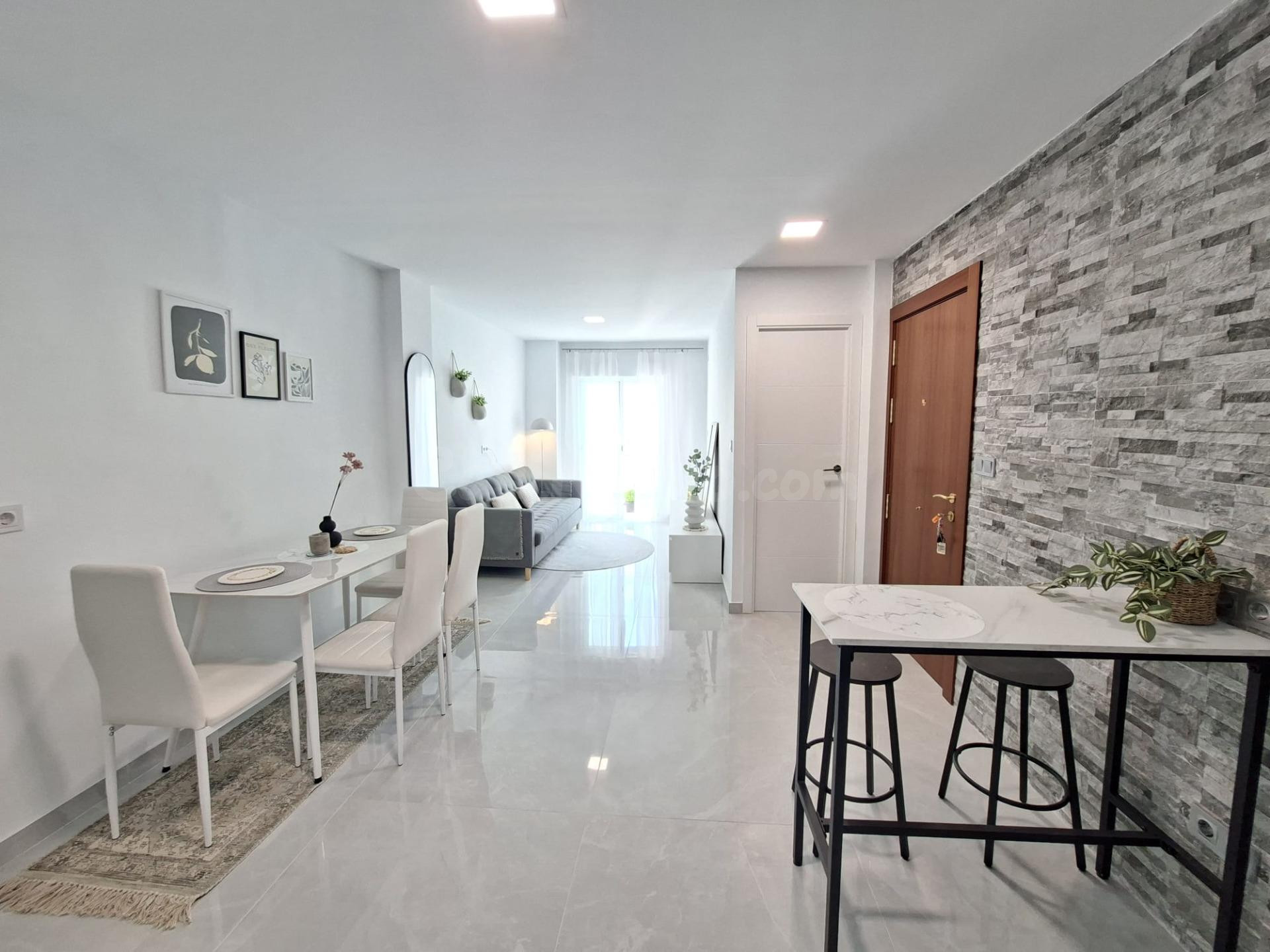 Piso reformado en alquiler en Elda. - foto 3