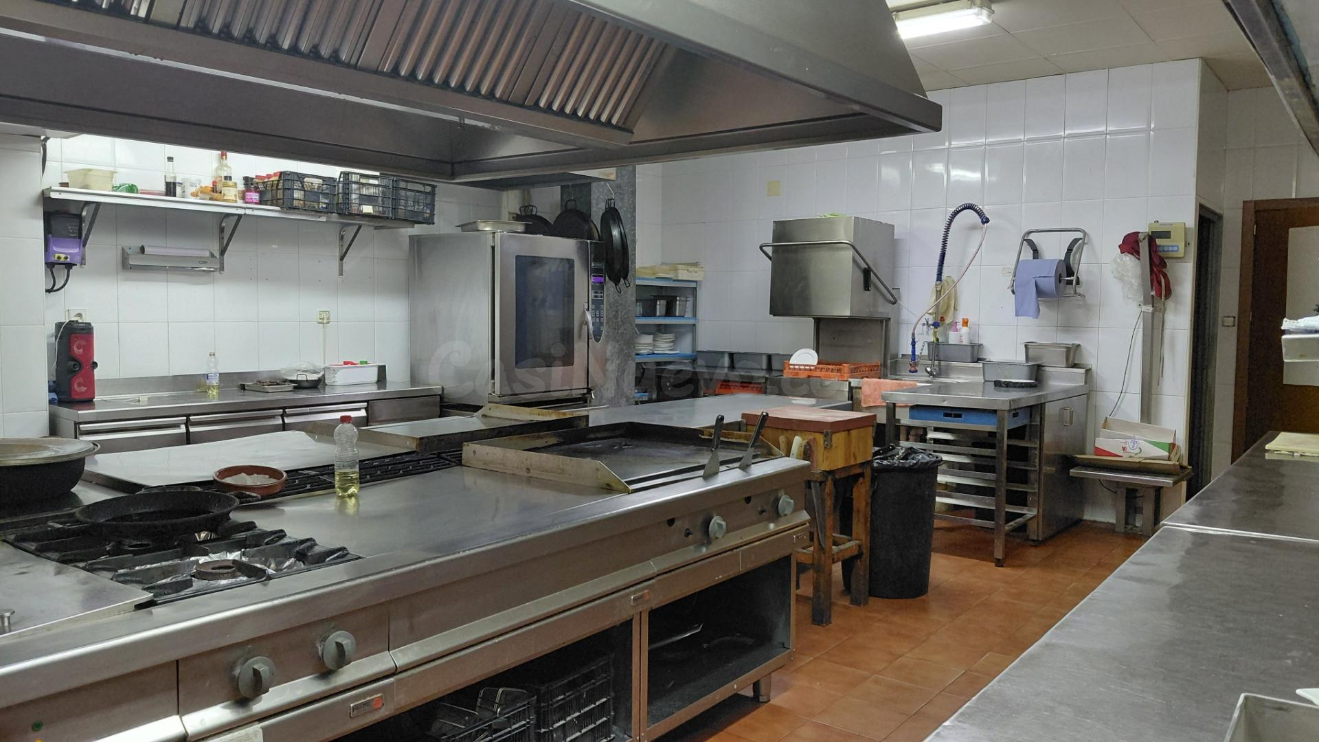TRASPASO RESTAURANTE EN PLENO FUNCIONAMIENTO – UBICACIÓN INM