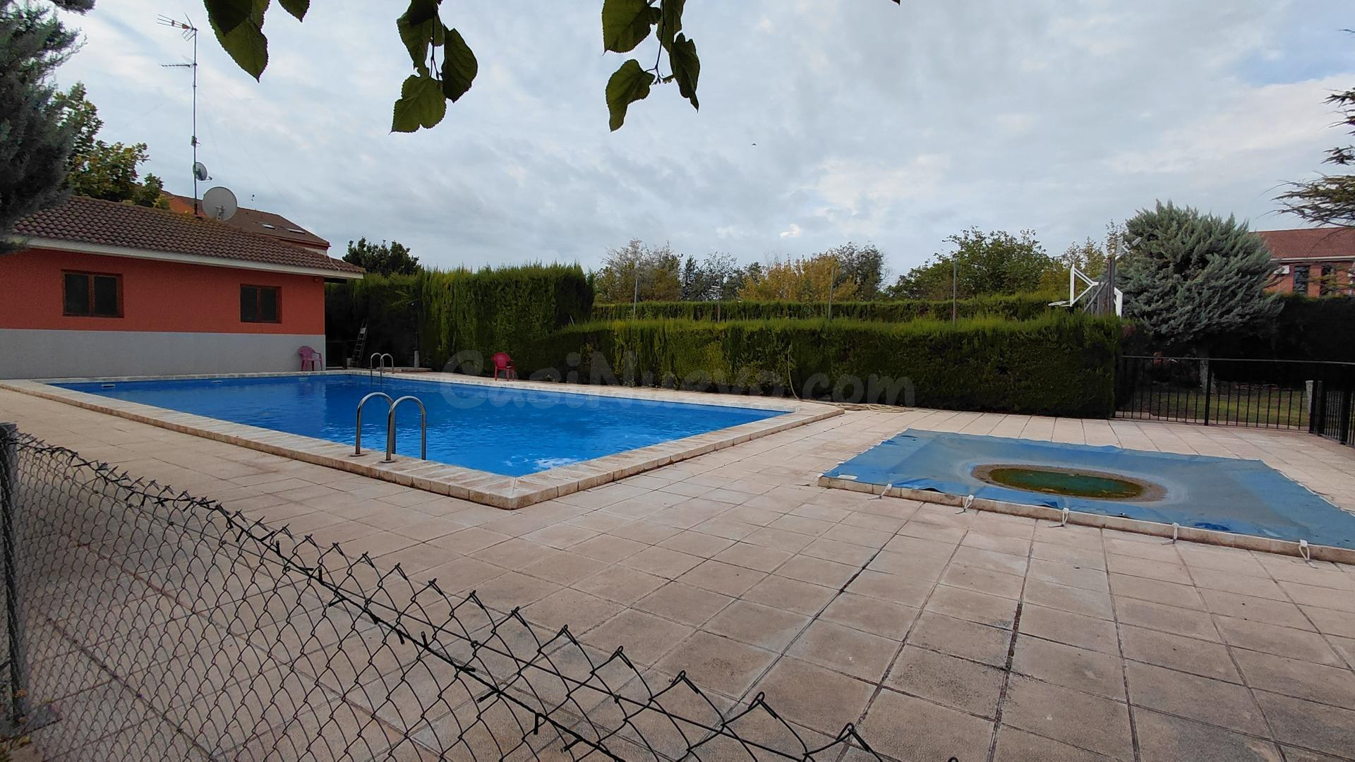 ADOSADO EN VENTA EN EL GREC – VILLENA - foto 2