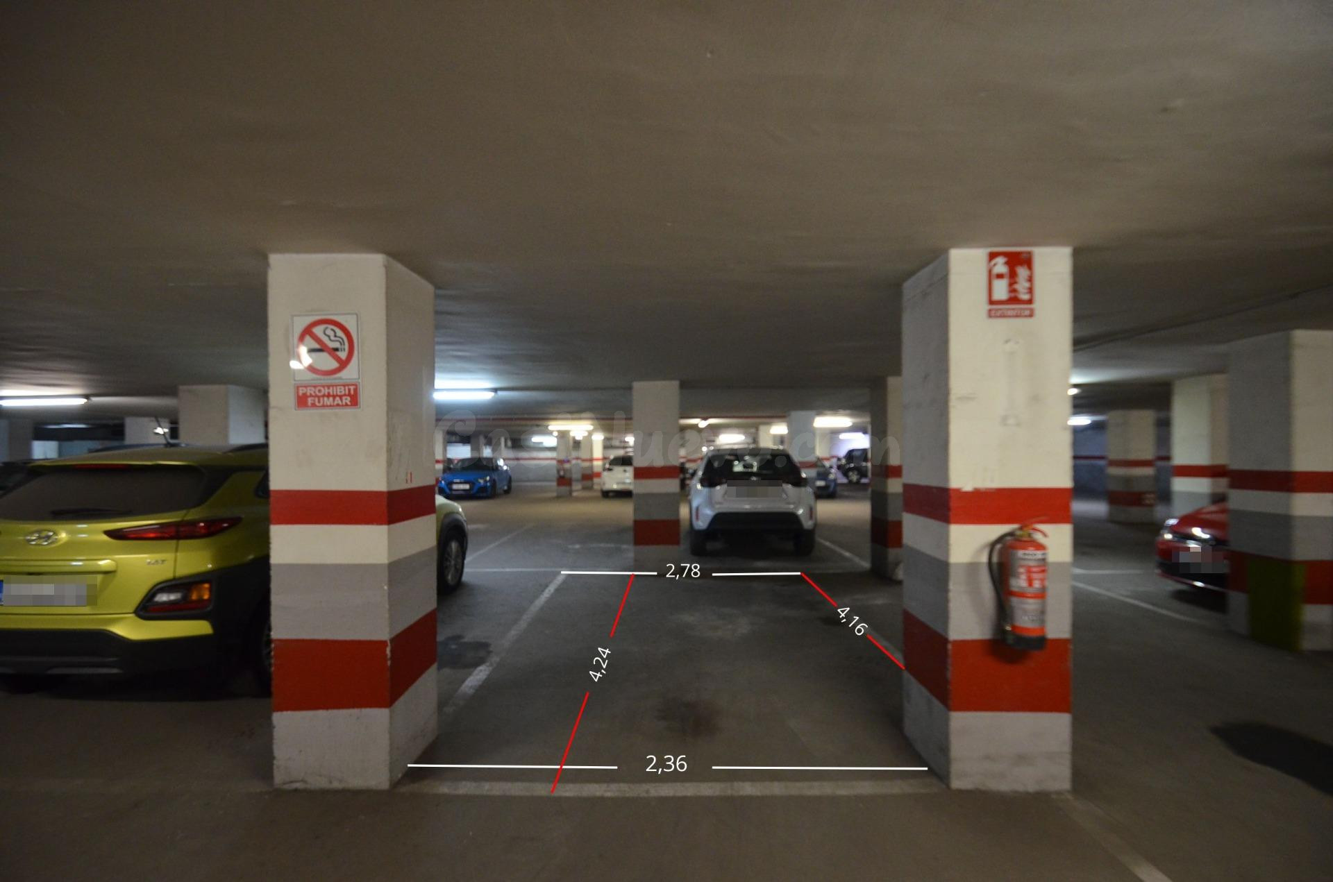 Plaza de párquing en venta en Rambla de la Pau - foto 2