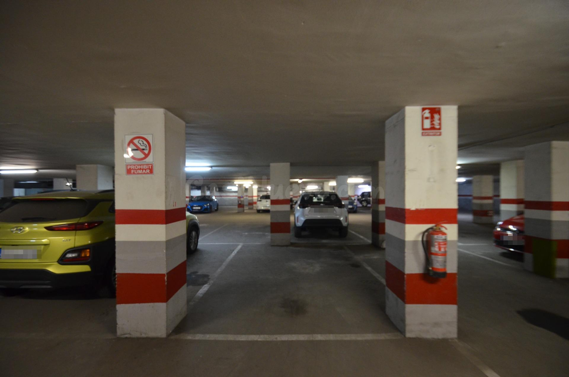 Plaza de párquing en venta en Rambla de la Pau - foto 3