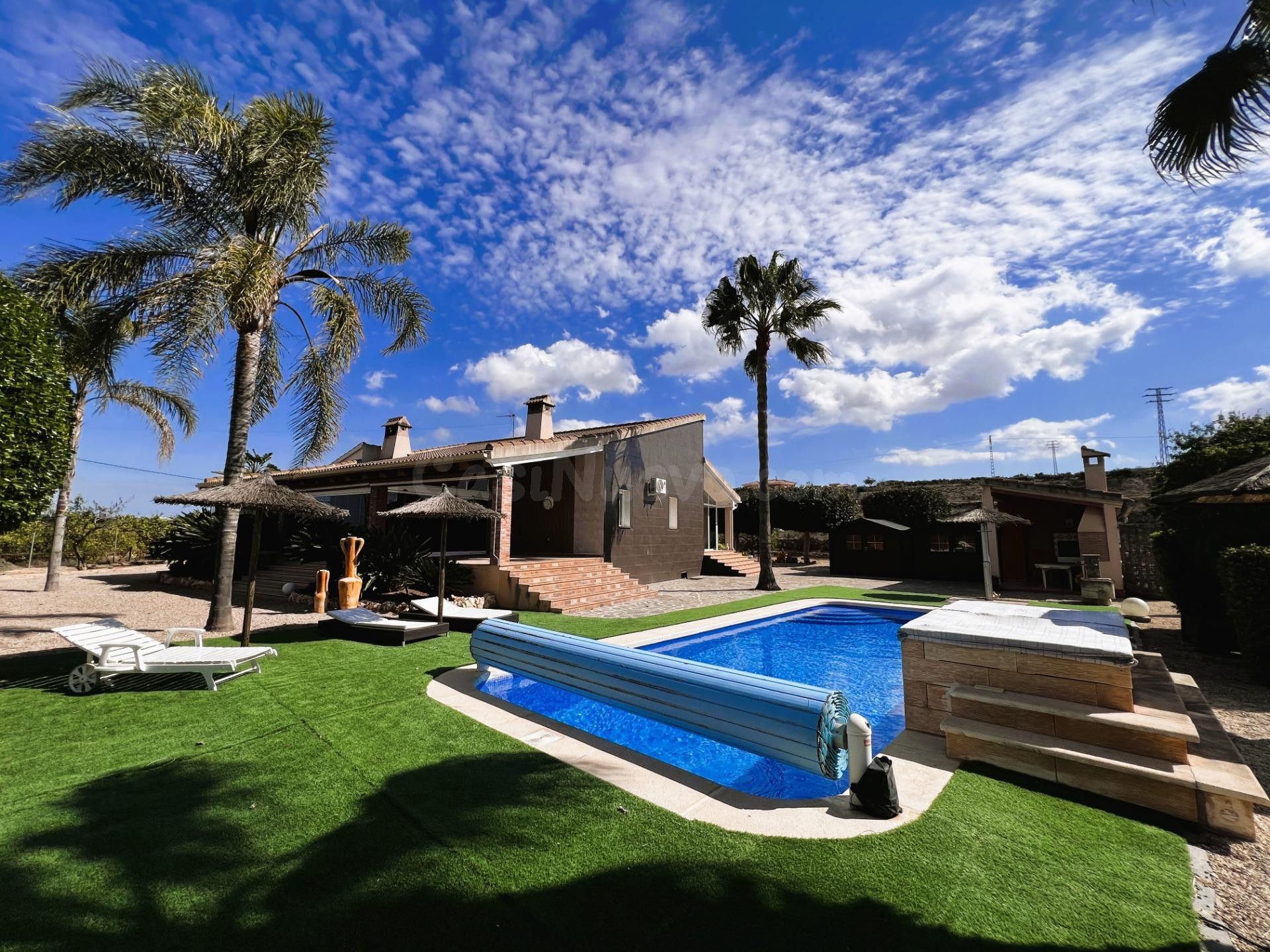 Chalet a la venta en Jacarilla