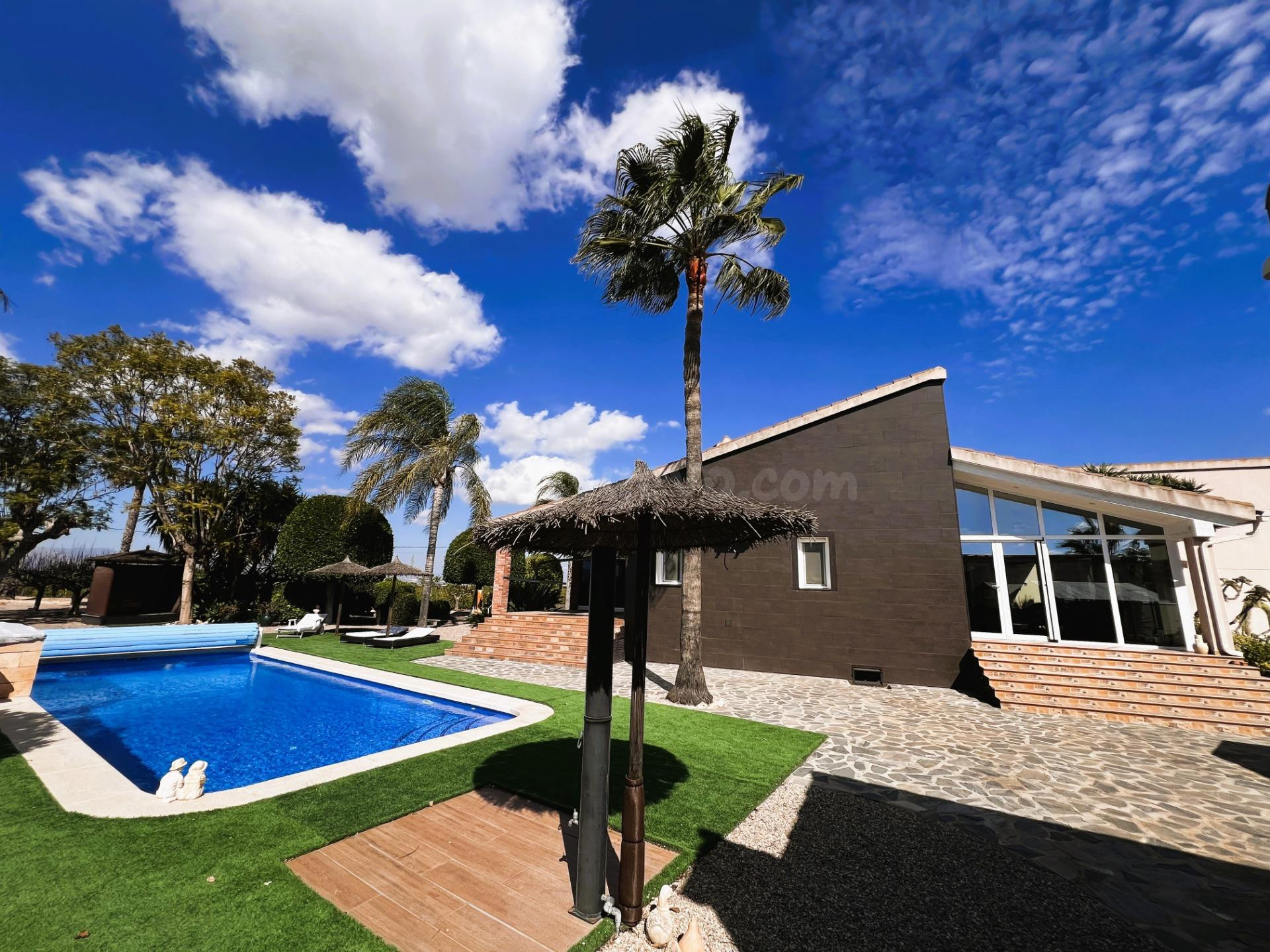 Chalet a la venta en Jacarilla - foto 2