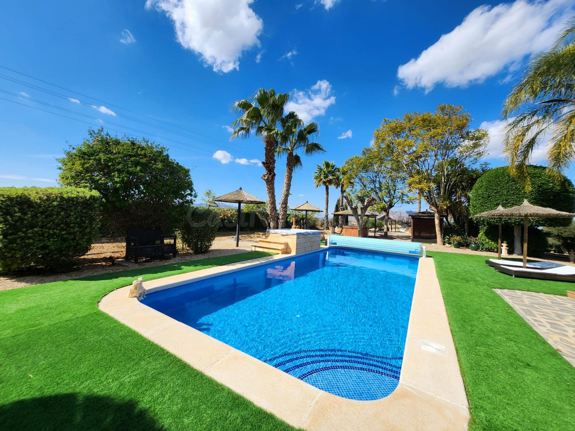 Chalet a la venta en Jacarilla - foto 4