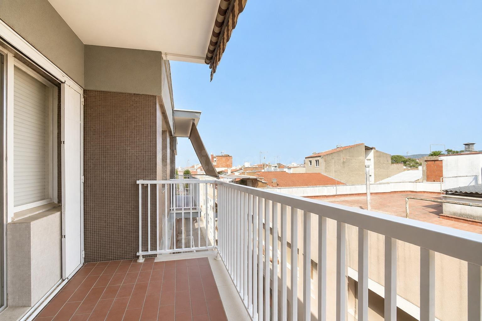 Espectacular piso de 115 m2 útiles junto a la Rambla Princip - foto 2