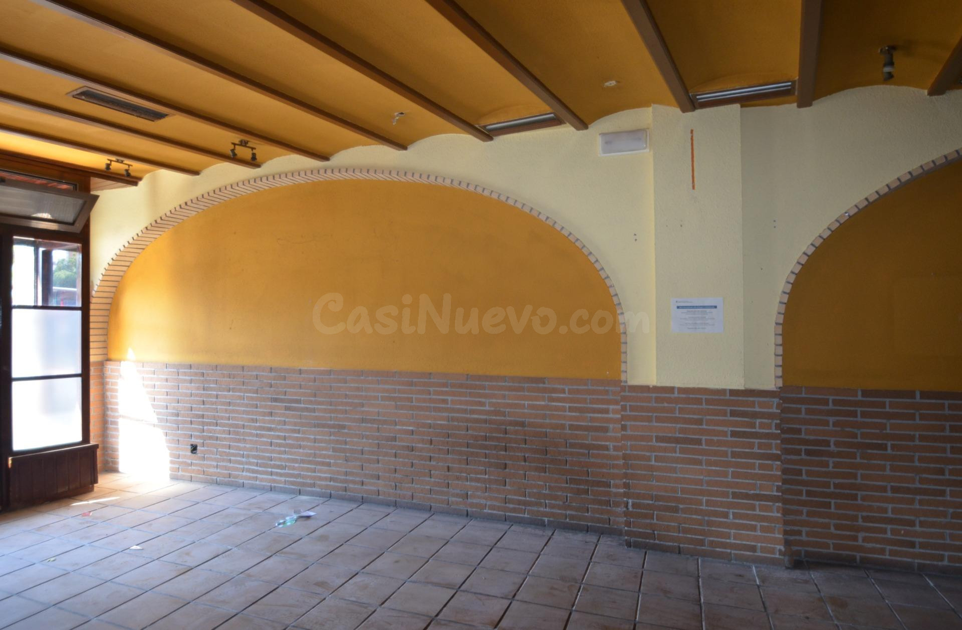 Oportunidad Única en el Centro de Vilanova: Local de 136 m2  - foto 4