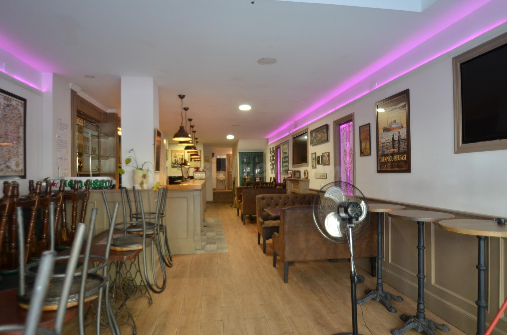 ¡Oportunidad de Negocio! Traspaso de Bar-Restaurante en Ramb