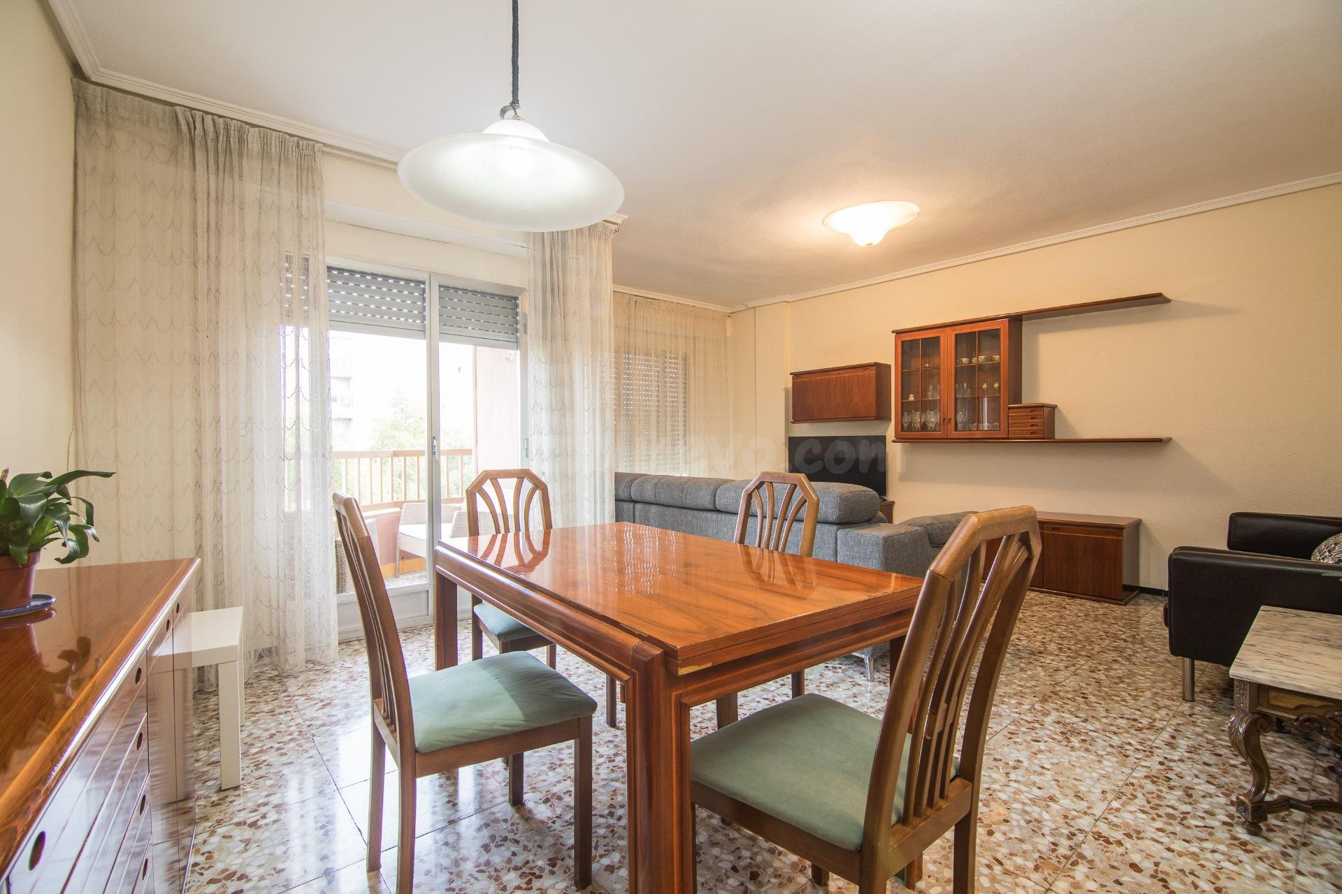 Piso de 4 habitaciones con ascensor en Avenida de la Liberta - foto 2