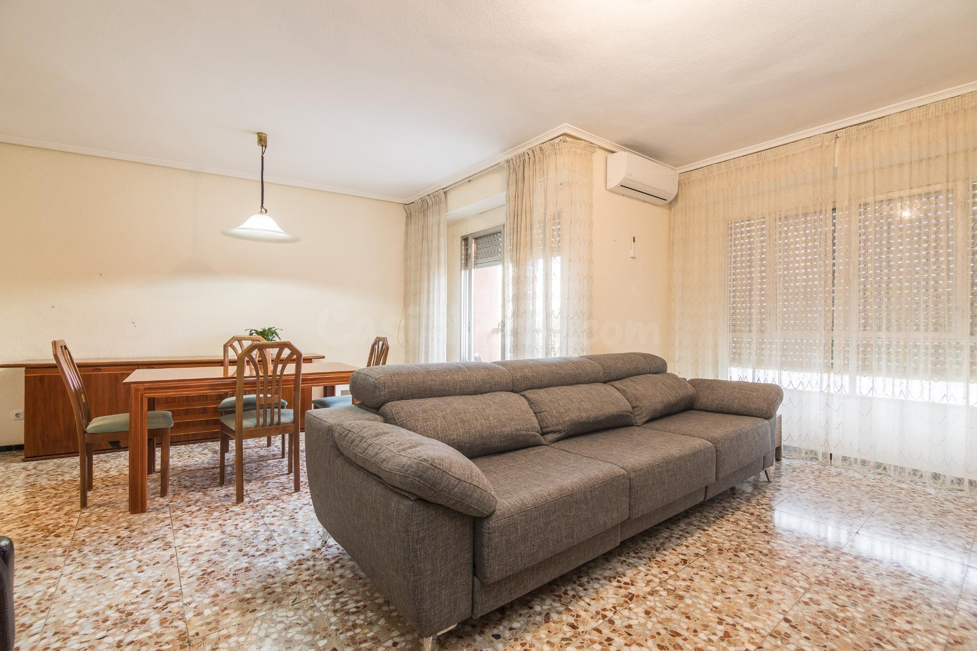 Piso de 4 habitaciones con ascensor en Avenida de la Liberta - foto 3