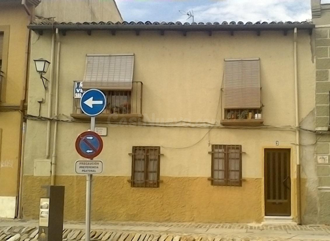 VENTA DE CASA ADOSADA EN ZONA ANTIGUA PARA REHABILITACIÓN TO