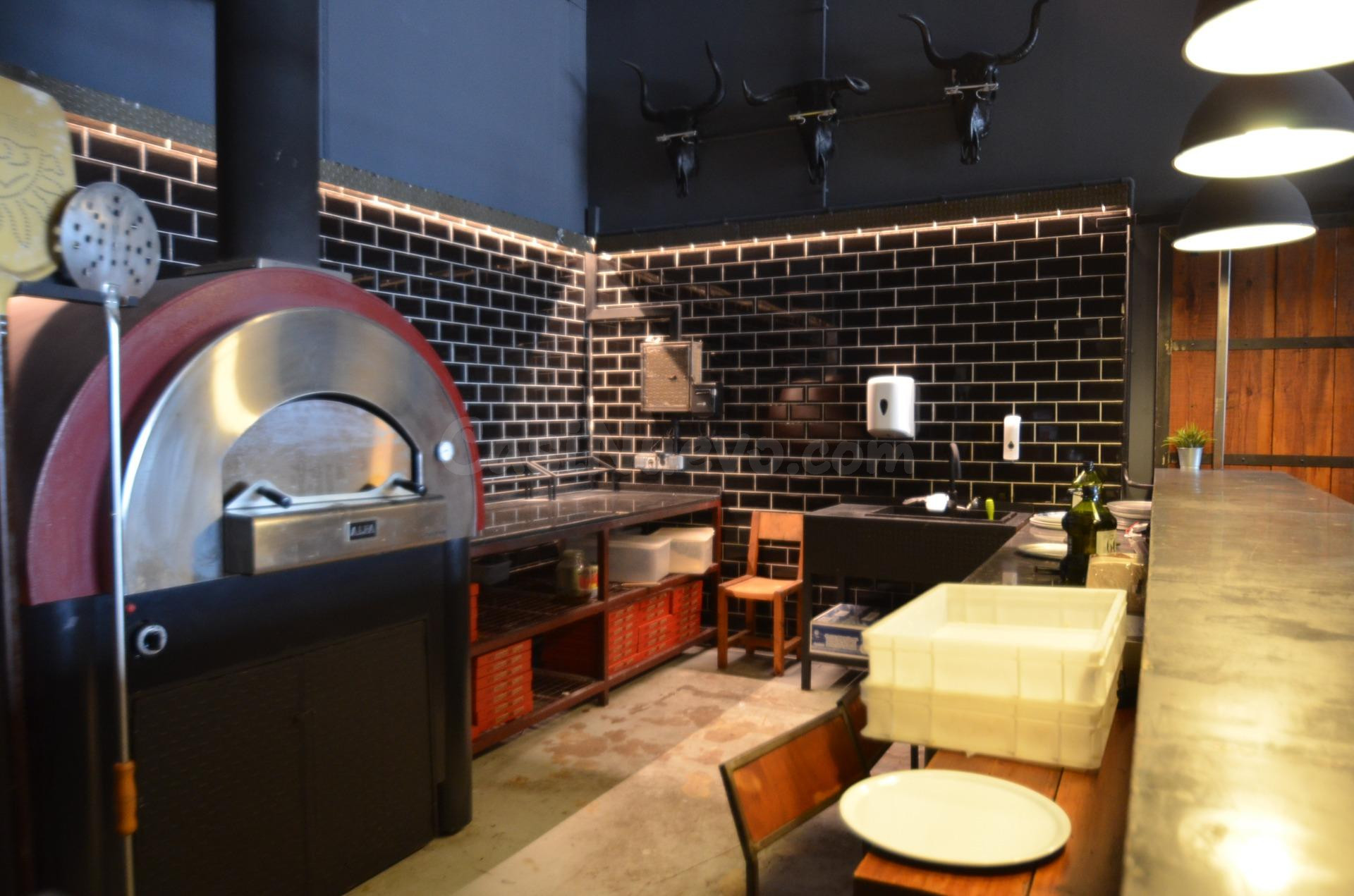 OPORTUNIDAD ÚNICA DE INVERSIÓN: GRAN BAR RESTAURANTE A PLENO - foto 3