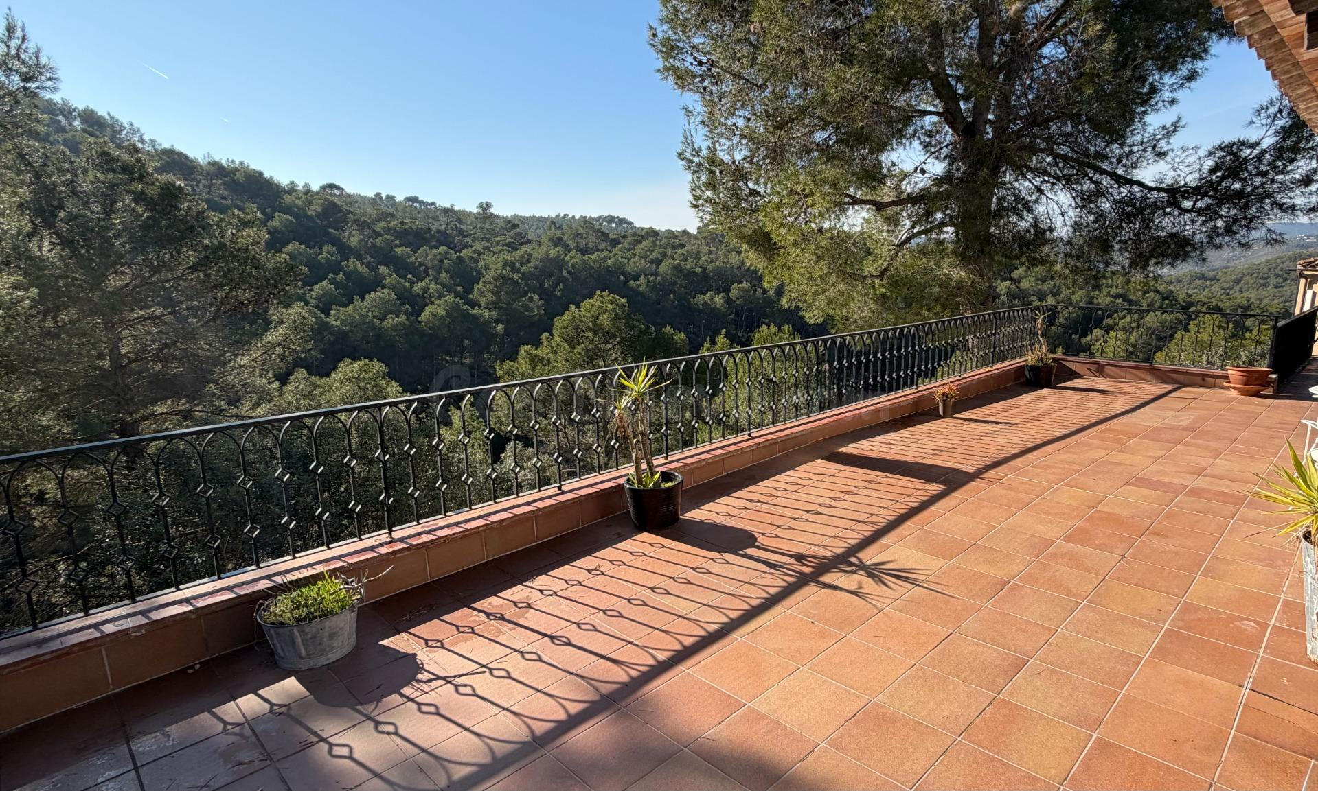 ACOGEDORA CASA EN EL PUEBLO DE OLIVELLA - foto 2
