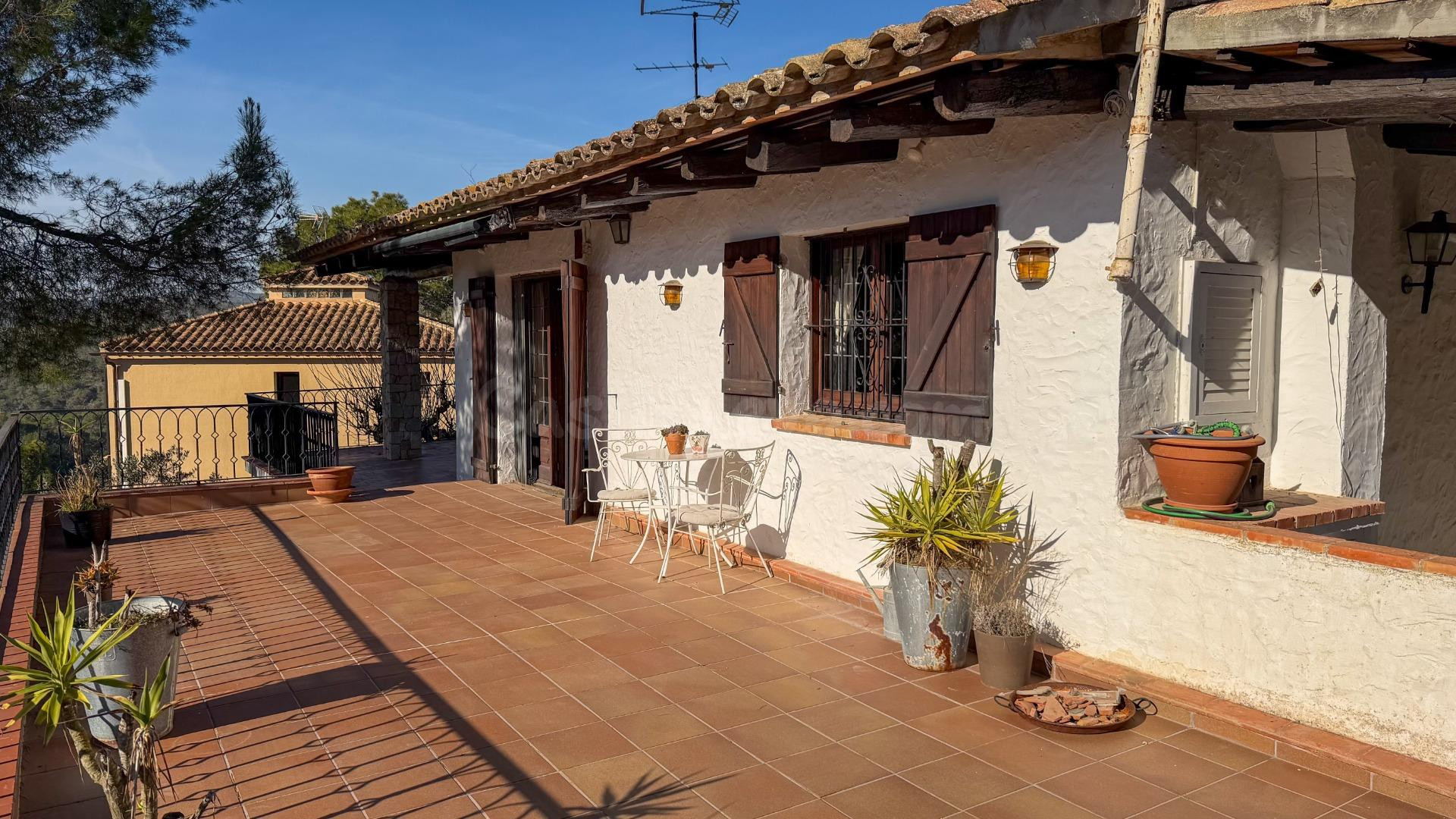 ACOGEDORA CASA EN EL PUEBLO DE OLIVELLA - foto 4