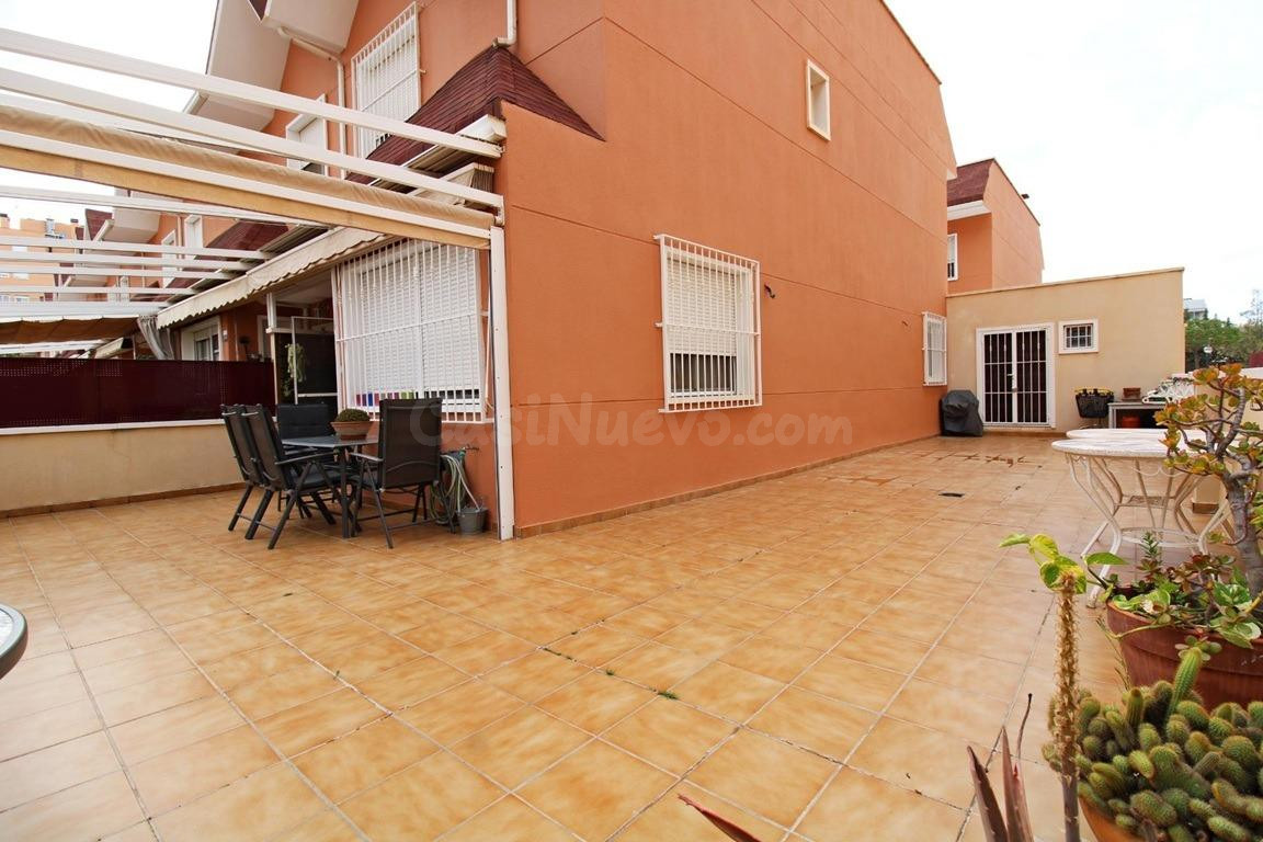 ADOSADO DE 4 habitaciones EN NUEVO ALTABIX