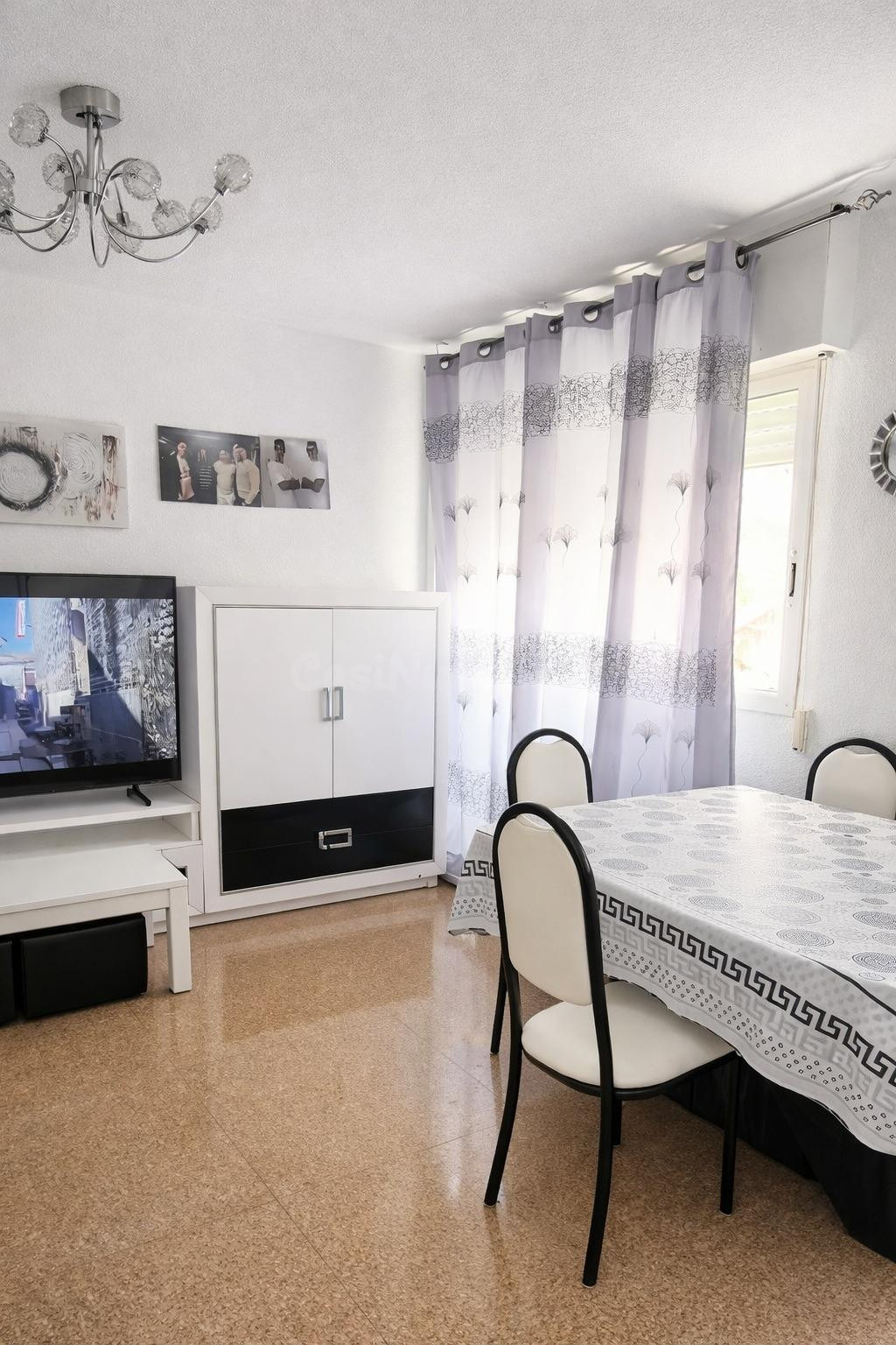 Vivienda Reformada en Dolores: Amplitud y Versatilidad Única