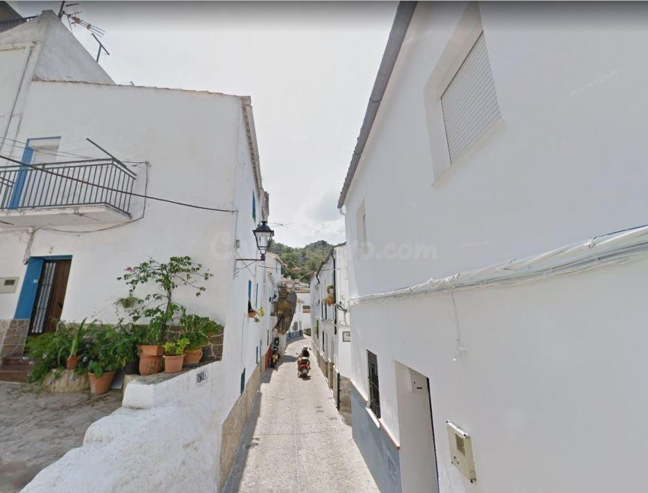 VIVIENDA EN ZONA CASCO ANTIGUO