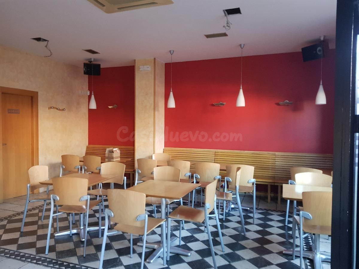 VENTA DE LOCAL Y NEGOCIO DE HOSTELERÍA EN ZAMORA ZONA LA VAG - foto 4