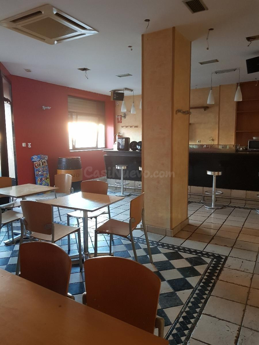 VENTA DE LOCAL Y NEGOCIO DE HOSTELERÍA EN ZAMORA ZONA LA VAG - foto 5