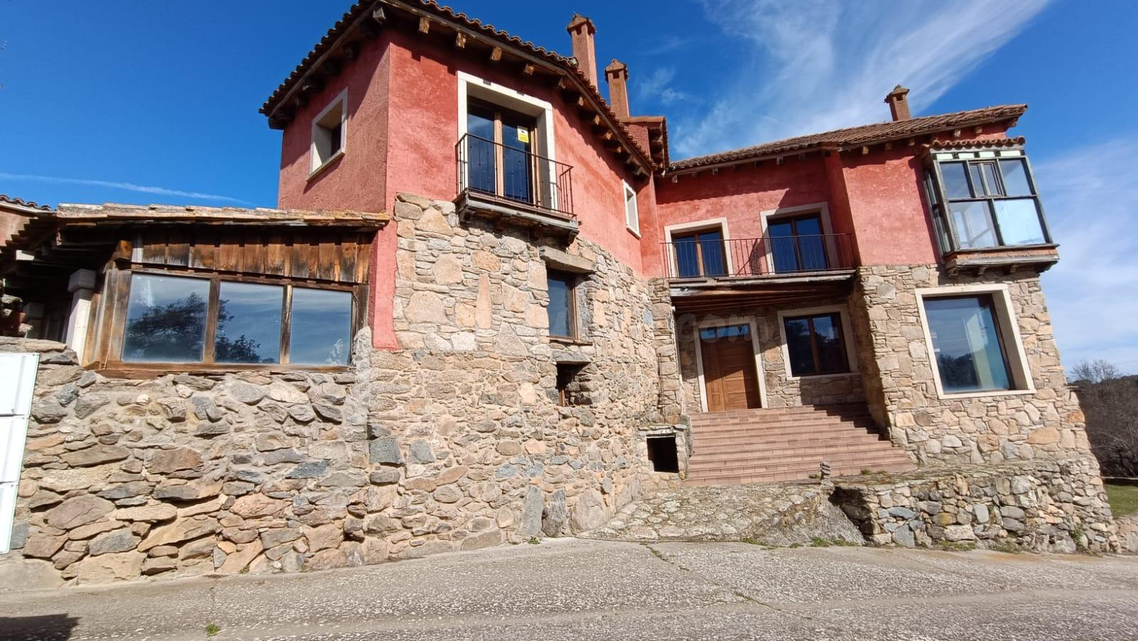 VENTA O SOCIEDAD DE HOTEL RURAL EN ARCILLO (ZONA DE SAYAGO-Z