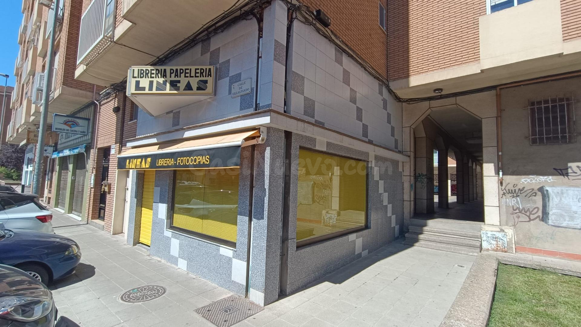 VENTA DE LOCAL Y NEGOCIO (LIBRERÍA) EN ZAMORA ZONA LA VAGUAD - foto 2