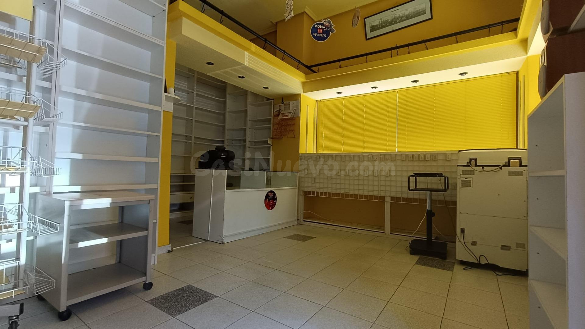 VENTA DE LOCAL Y NEGOCIO (LIBRERÍA) EN ZAMORA ZONA LA VAGUAD - foto 3