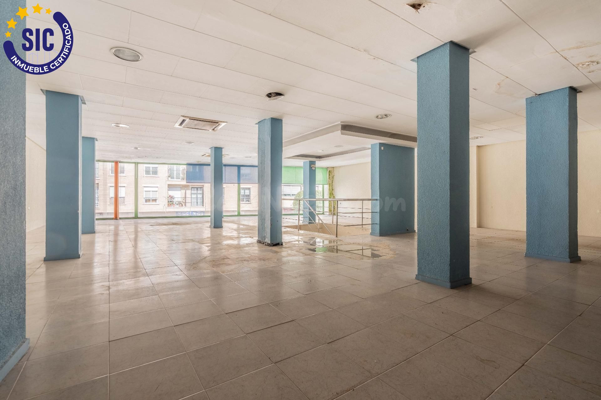 SE VENDE LOCAL COMERCIAL EN AVENIDA PRINCIPAL DE BENETÚSSER - foto 3