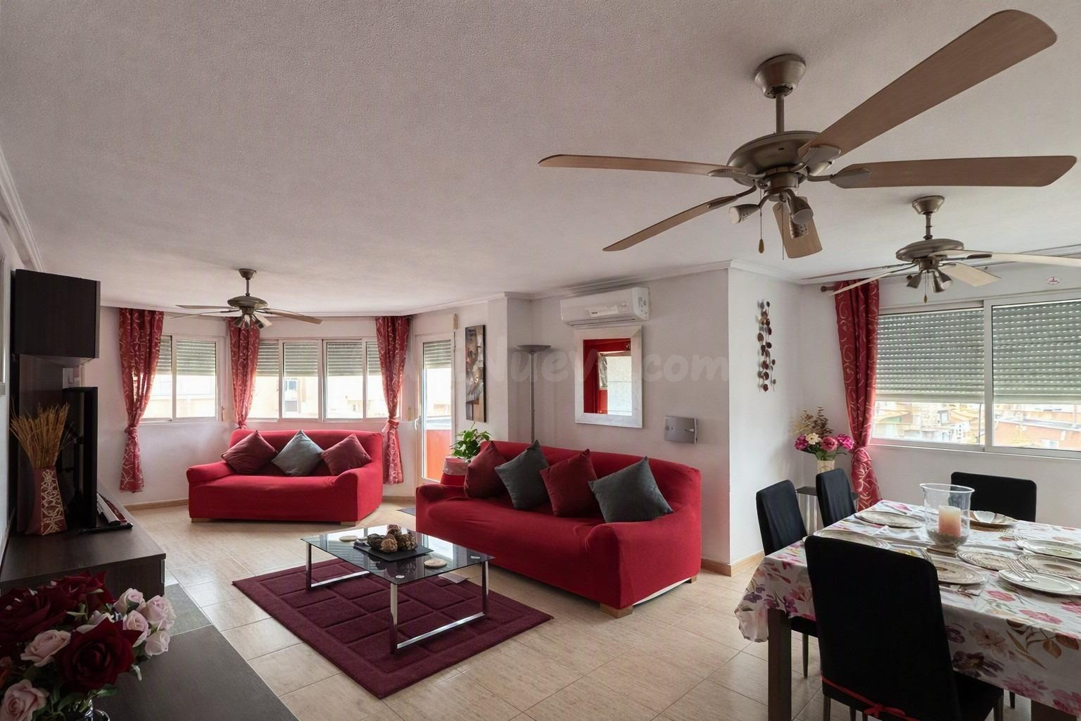 Hermoso ático amoblado con terraza privada y piscina comunit